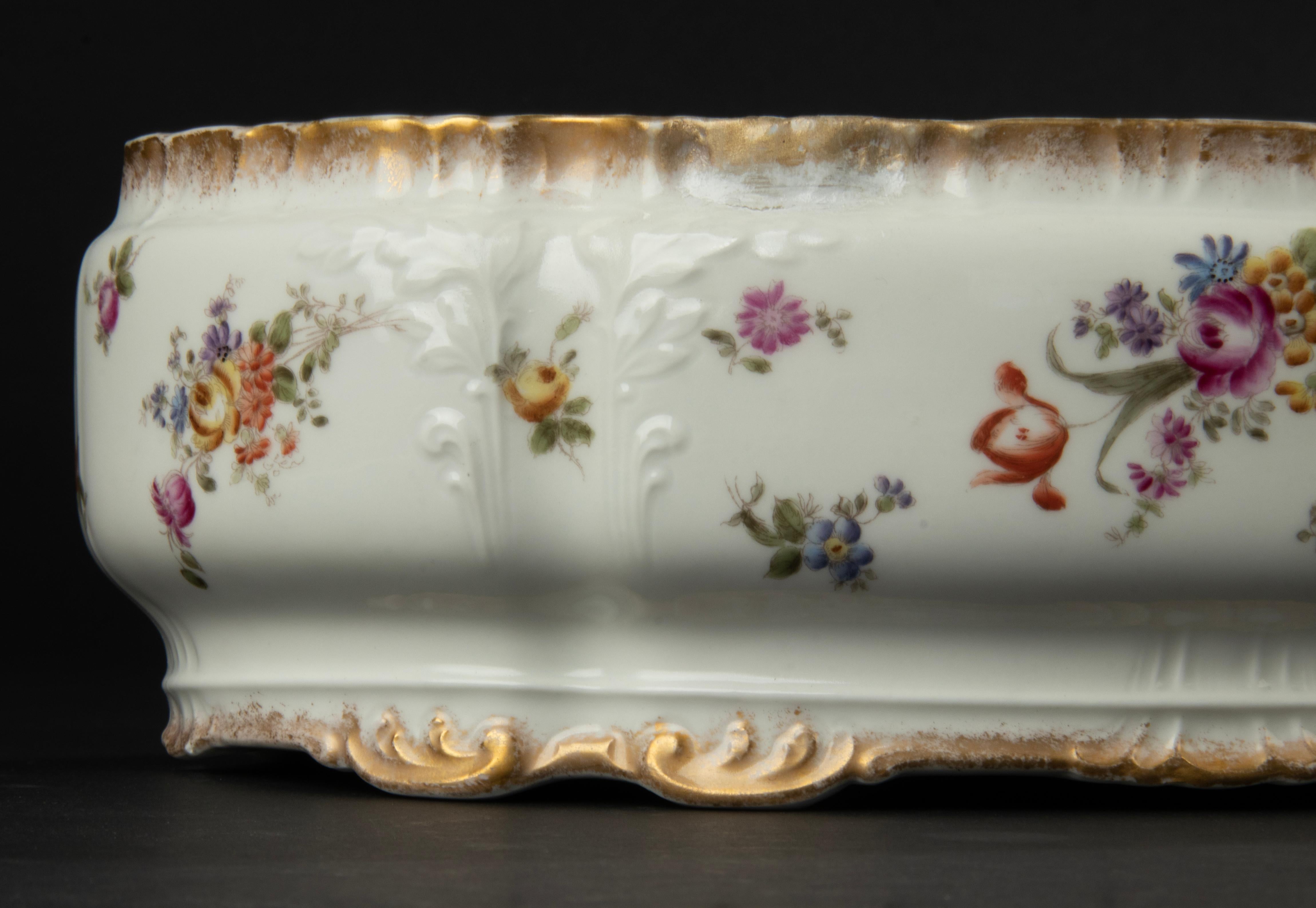 Early 20th Century Porcelain Jardinière Made by Limoges, France In Good Condition For Sale In Casteren, Noord-Brabant