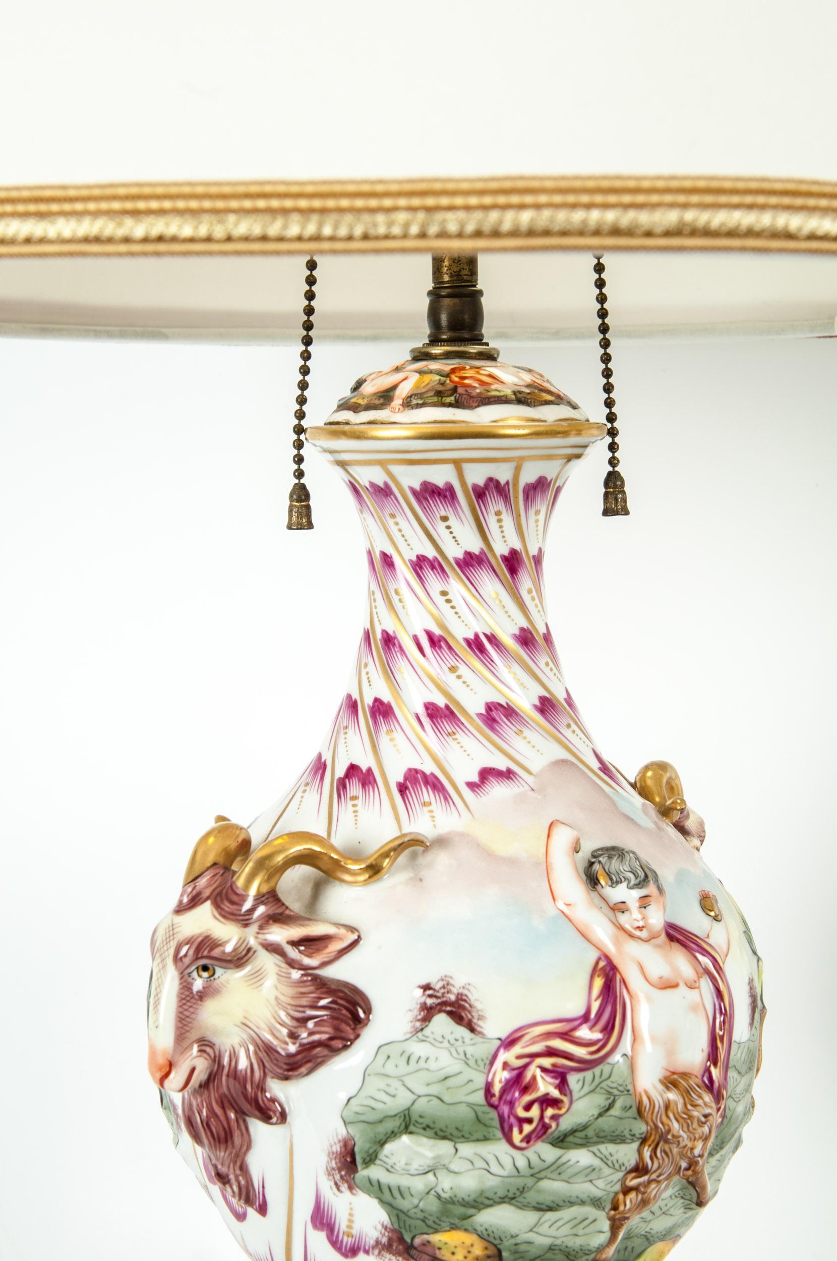Early 20th Century Porcelain Pair of Table Lamp 4