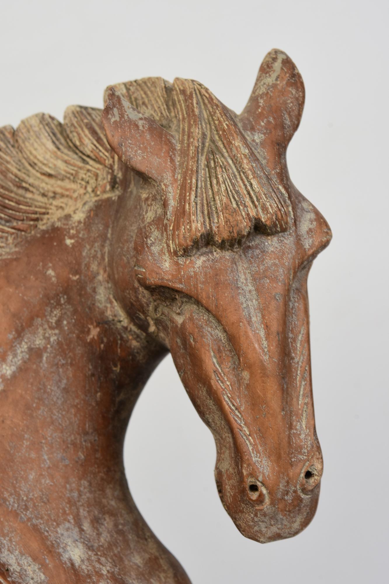 Cavallo di legno rampante dei primi del Novecento in vendita 10