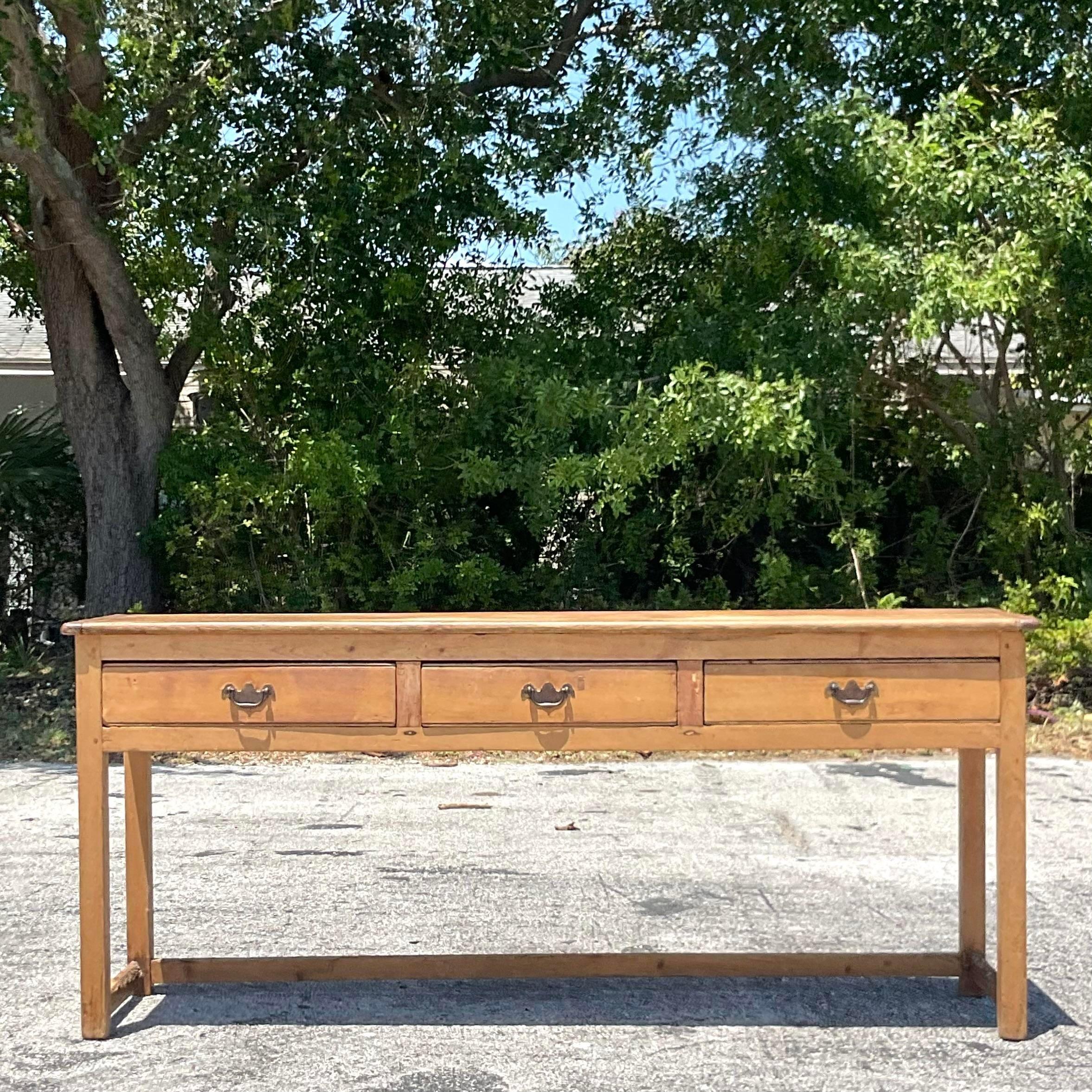 Américain Table console en bois patiné primitif du début du 20e siècle en vente