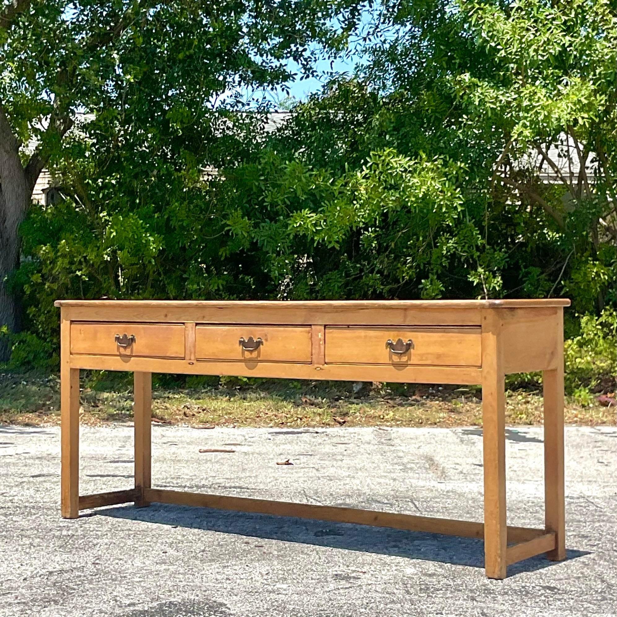 20ième siècle Table console en bois patiné primitif du début du 20e siècle en vente