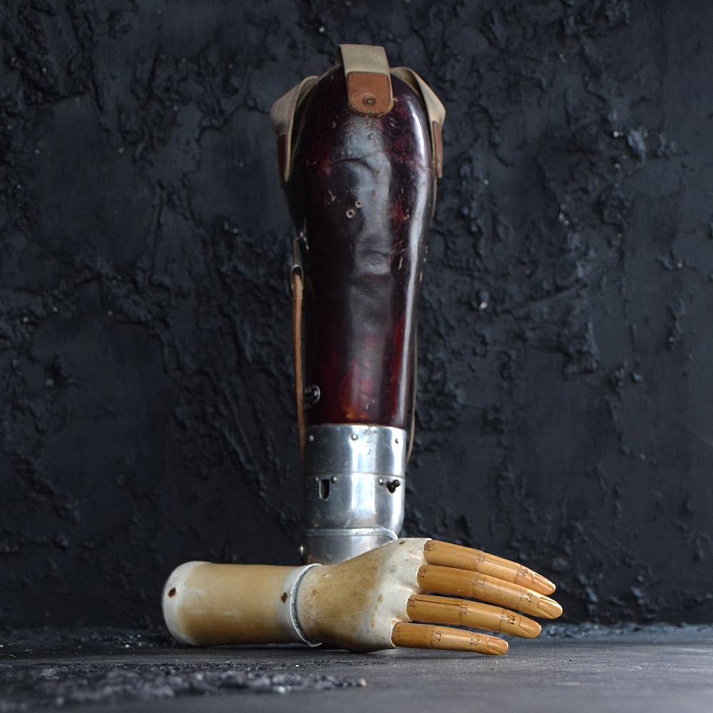 Early 20th Century prosthetic articulated arm 1