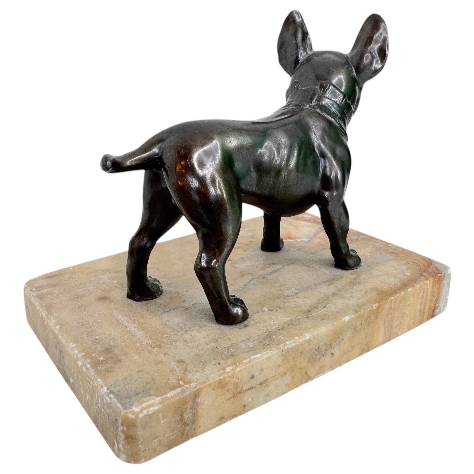 Tedesco Cane carlino dei primi del Novecento Statua in miniatura austriaca 1910s Austria in vendita