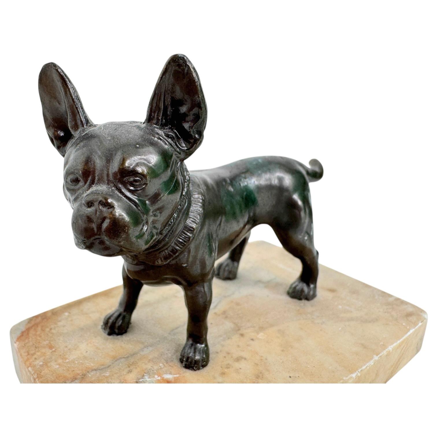 Metallo Cane carlino dei primi del Novecento Statua in miniatura austriaca 1910s Austria in vendita
