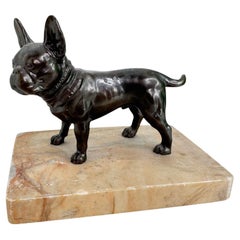 Cane carlino dei primi del Novecento Statua in miniatura austriaca 1910s Austria