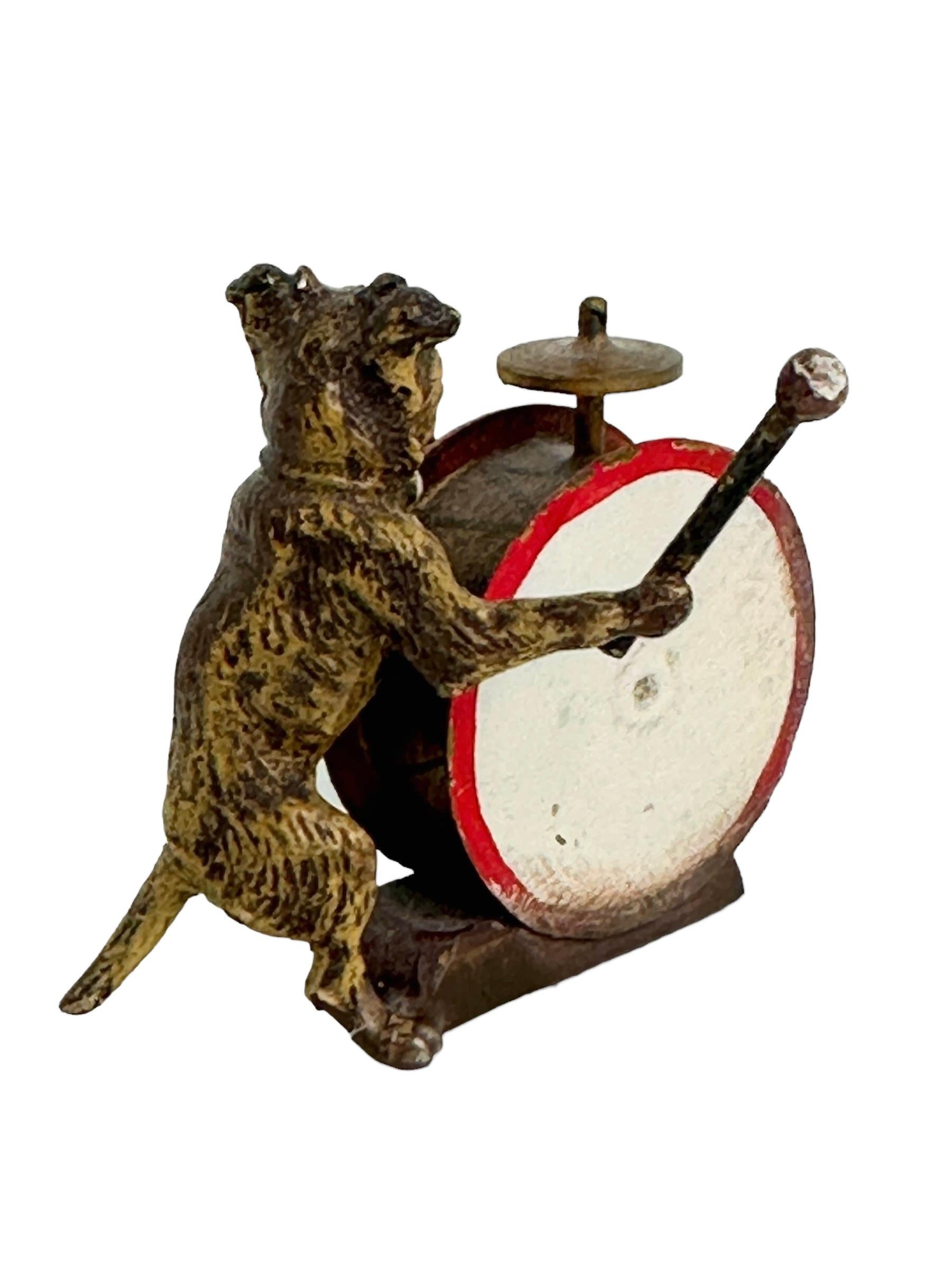 Early 20th Century Pug Dog Musician Austrian Vienna Bronze Miniature Figure In Good Condition For Sale In Nuernberg, DE
