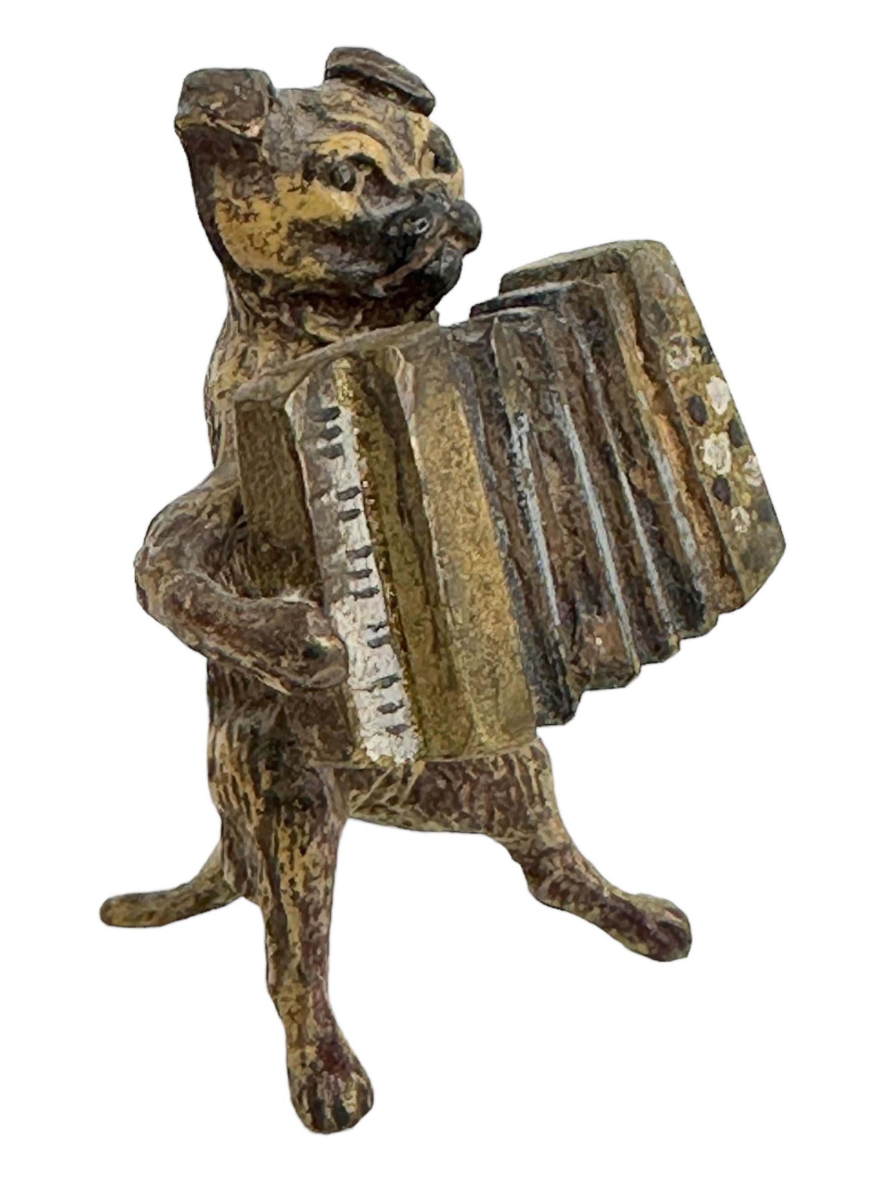 Early 20th Century Pug Dog Musician Austrian Vienna Bronze Miniature Figure In Good Condition In Nuernberg, DE