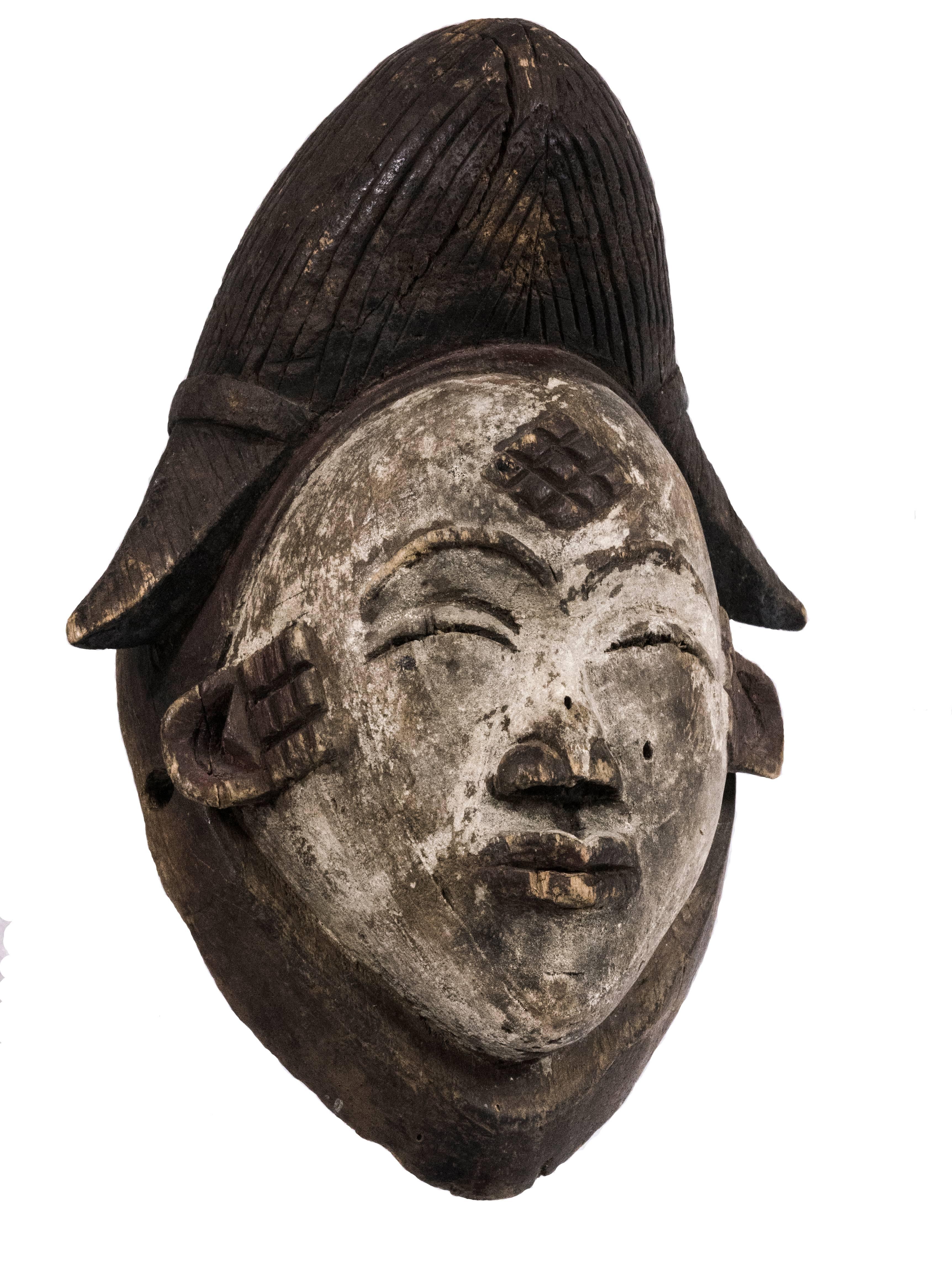 Gabonese Early 20th Century Punu Mask from Gabon For Sale