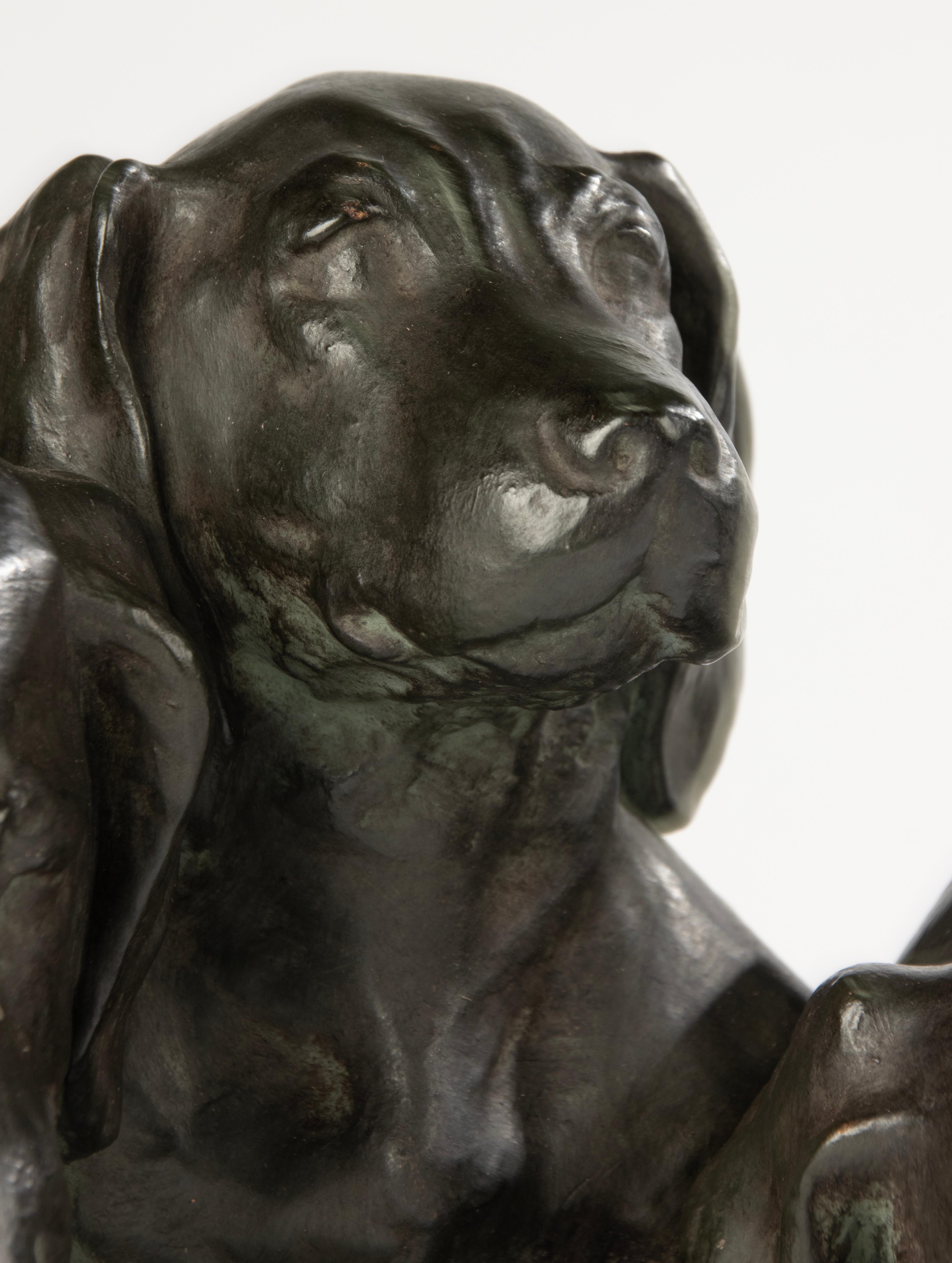 Welpe Skulptur des frühen 20. Jahrhunderts - Jenny von Barry Poussin Ott -Terracotta im Angebot 6