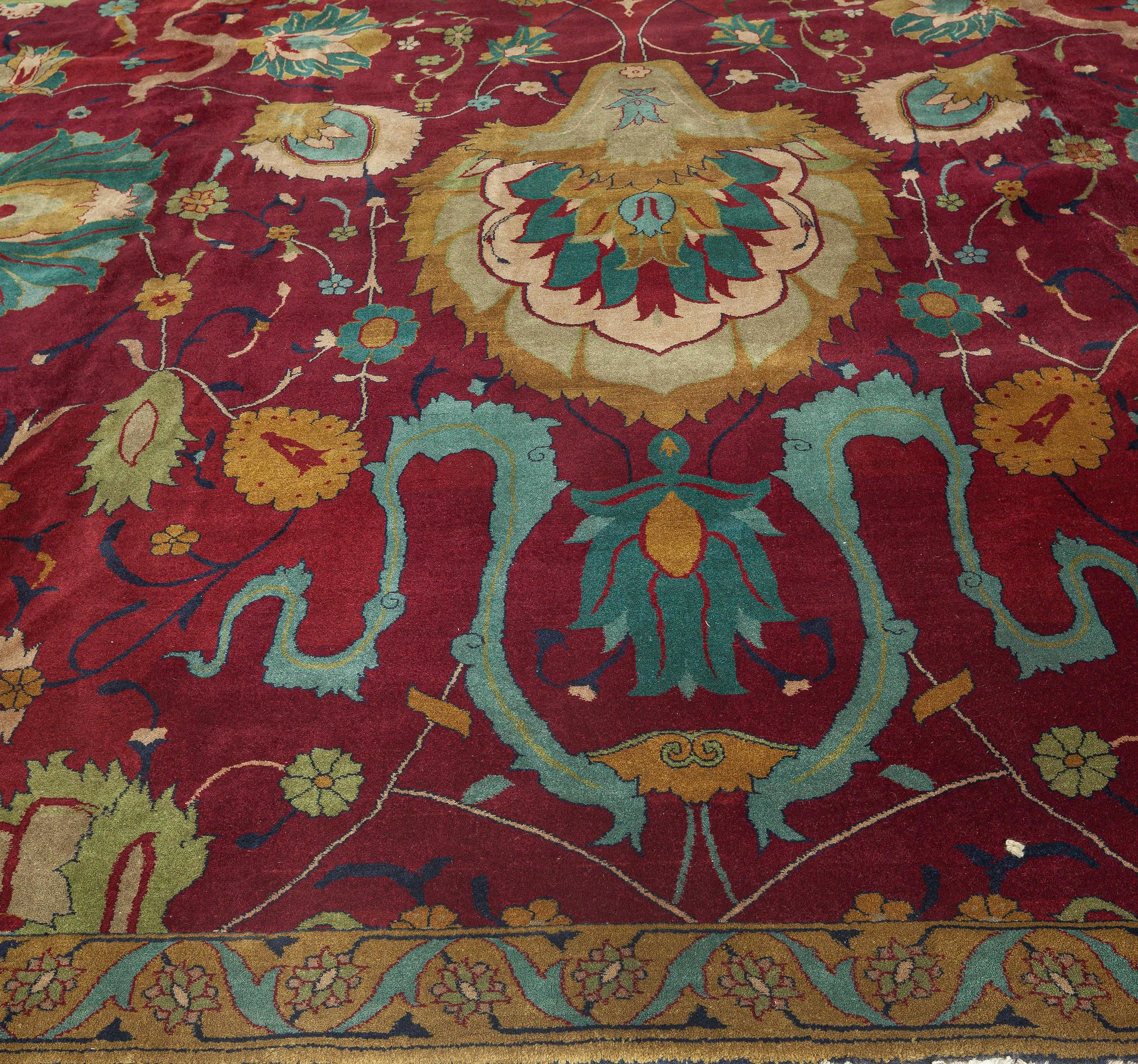 Early 20th Century Purple Floral Indian Handmade Wool Rug In Good Condition For Sale In New York, NY