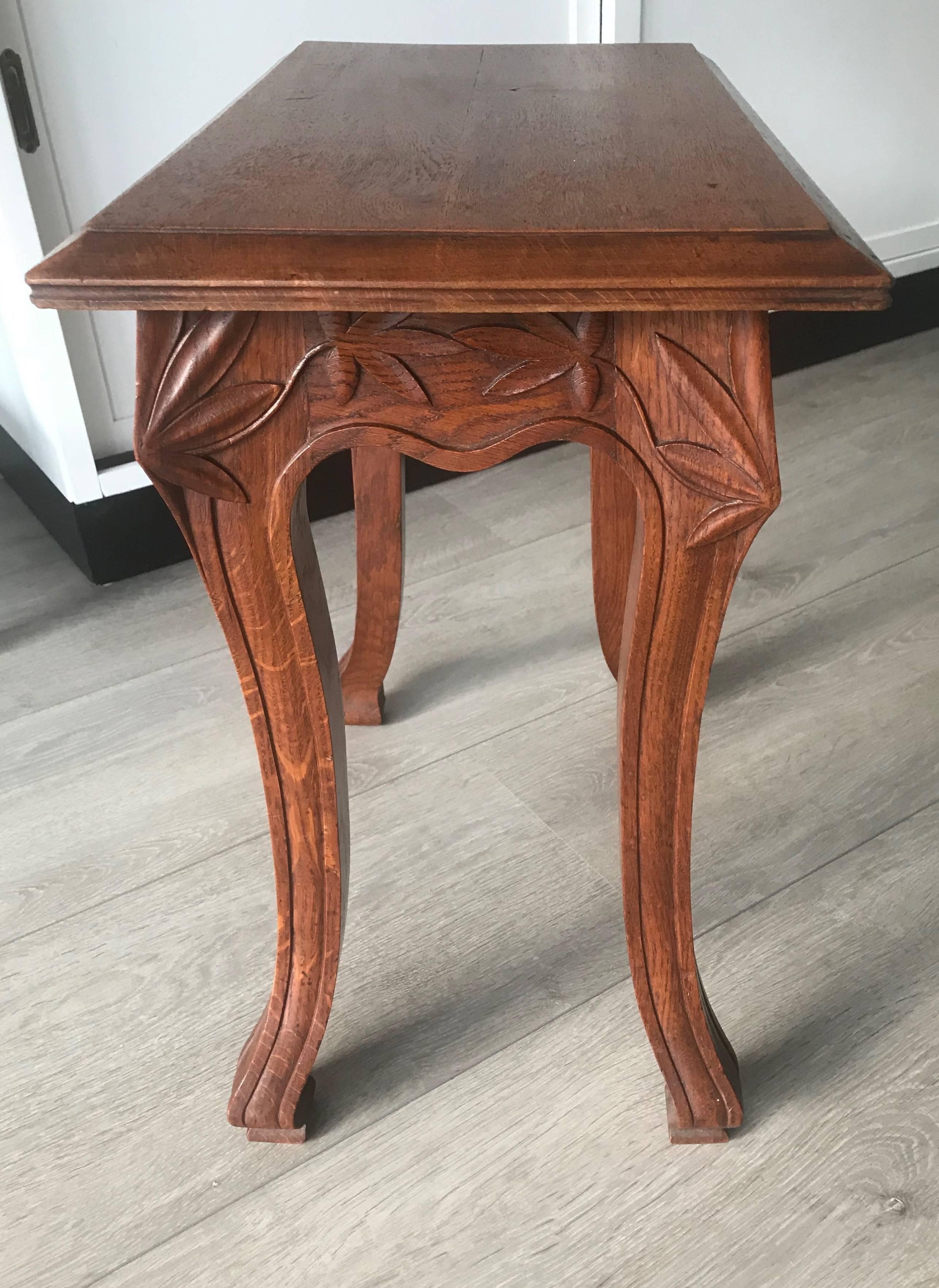 European Early 20th Century Quality Carved Small Jugendstil End or Side Table or Stand