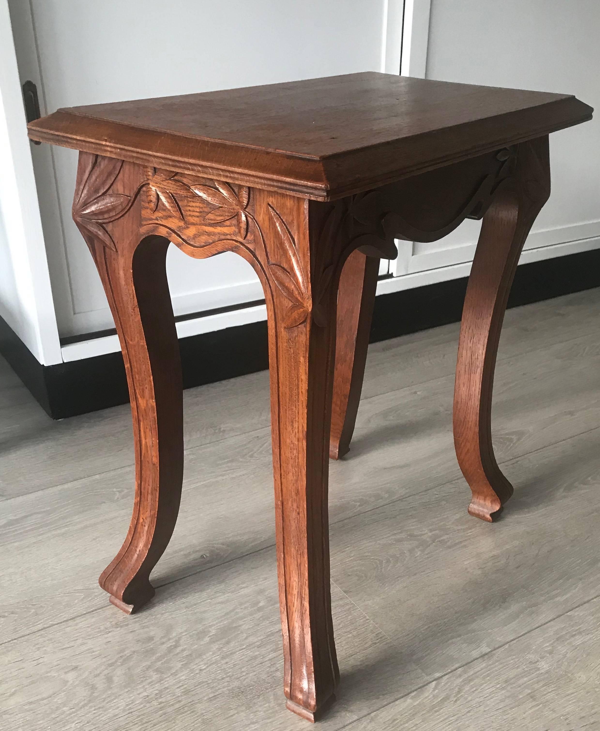 Hand-Crafted Early 20th Century Quality Carved Small Jugendstil End or Side Table or Stand