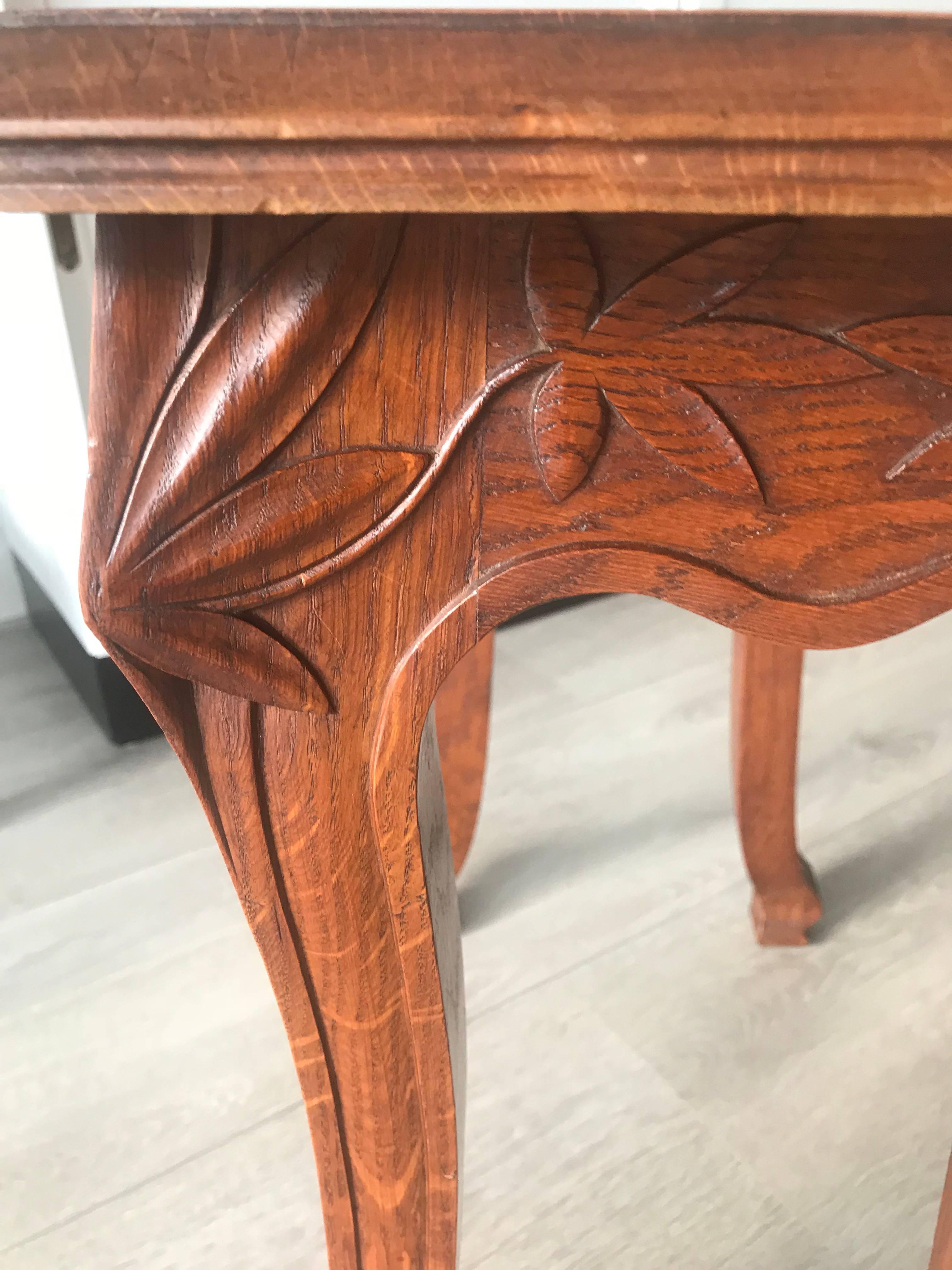 Early 20th Century Quality Carved Small Jugendstil End or Side Table or Stand In Excellent Condition In Lisse, NL