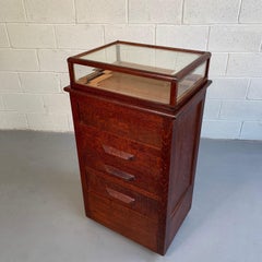 Early 20th Century Quarter Sawn Oak Display Case Cabinet