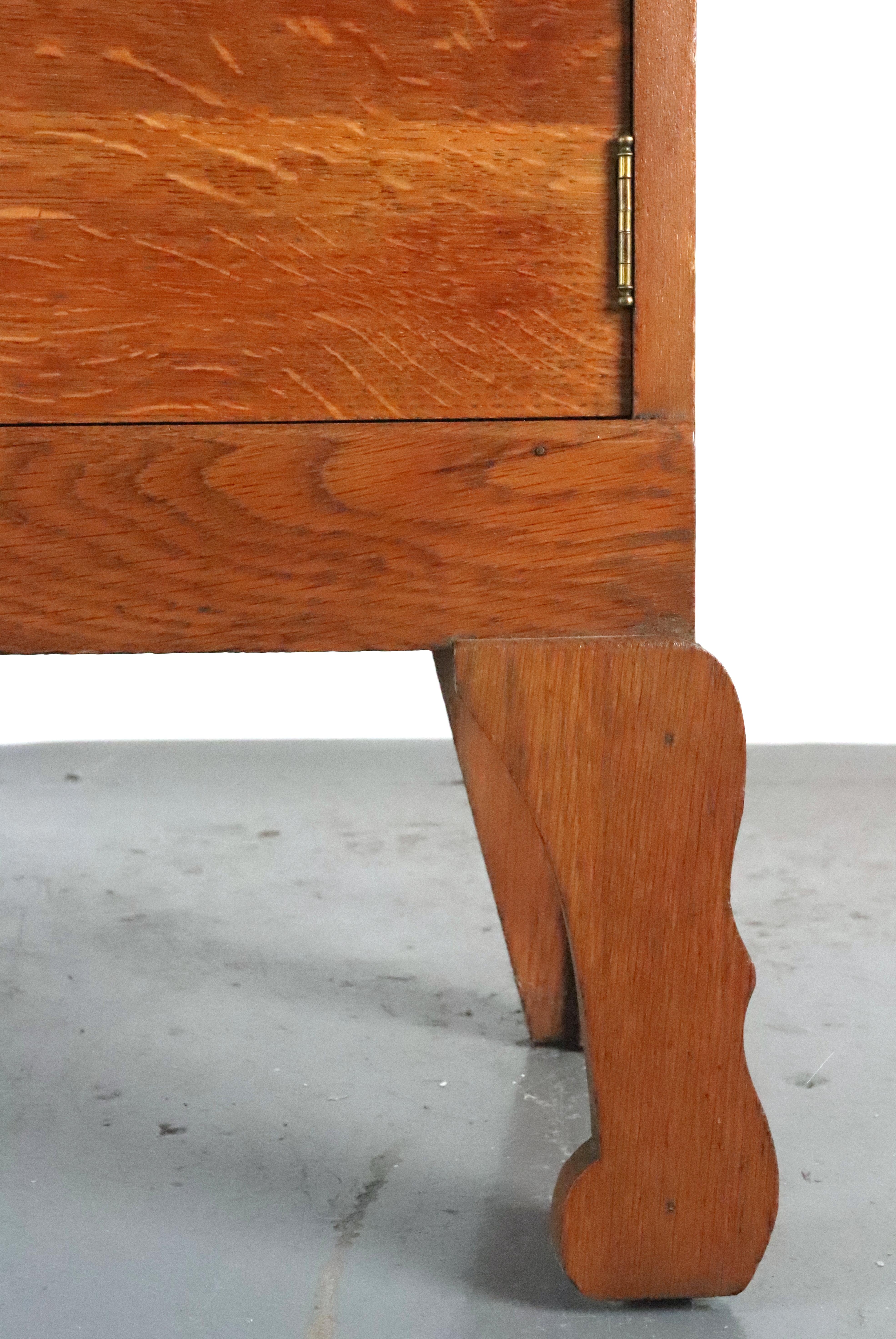 Early 20th Century Quarter Sawn Oak Side by Side Cabinet For Sale 4