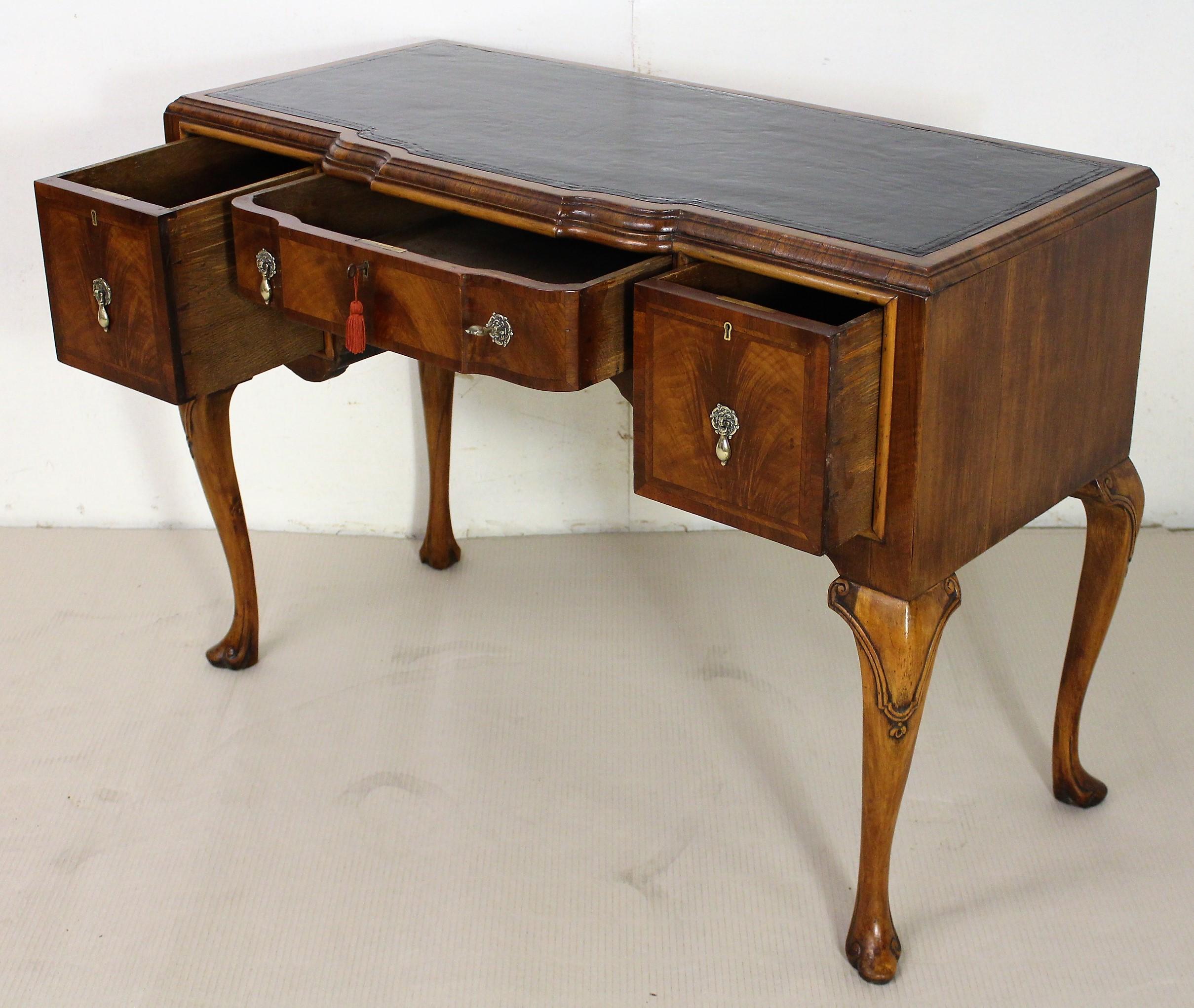 Early 20th Century Queen Anne Style Burr Walnut Writing Table 7