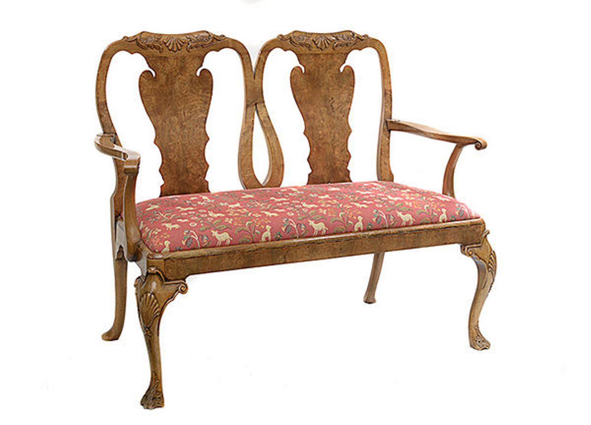 English Early 20th Century Queen Anne Style Walnut Chair Back Sofa