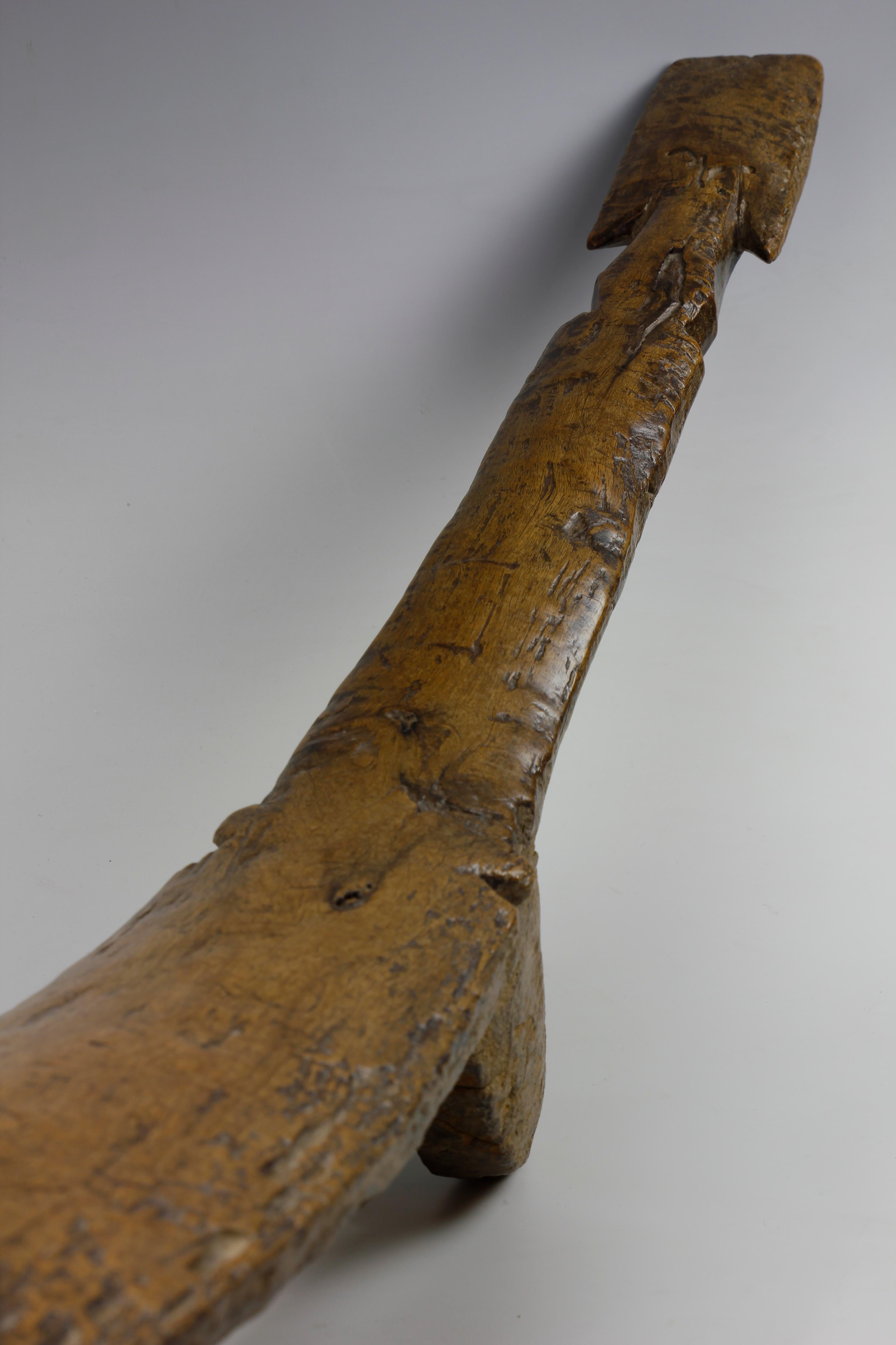 Tribal Early 20th Century Reclining Lobi Backrest With Two Legs For Sale