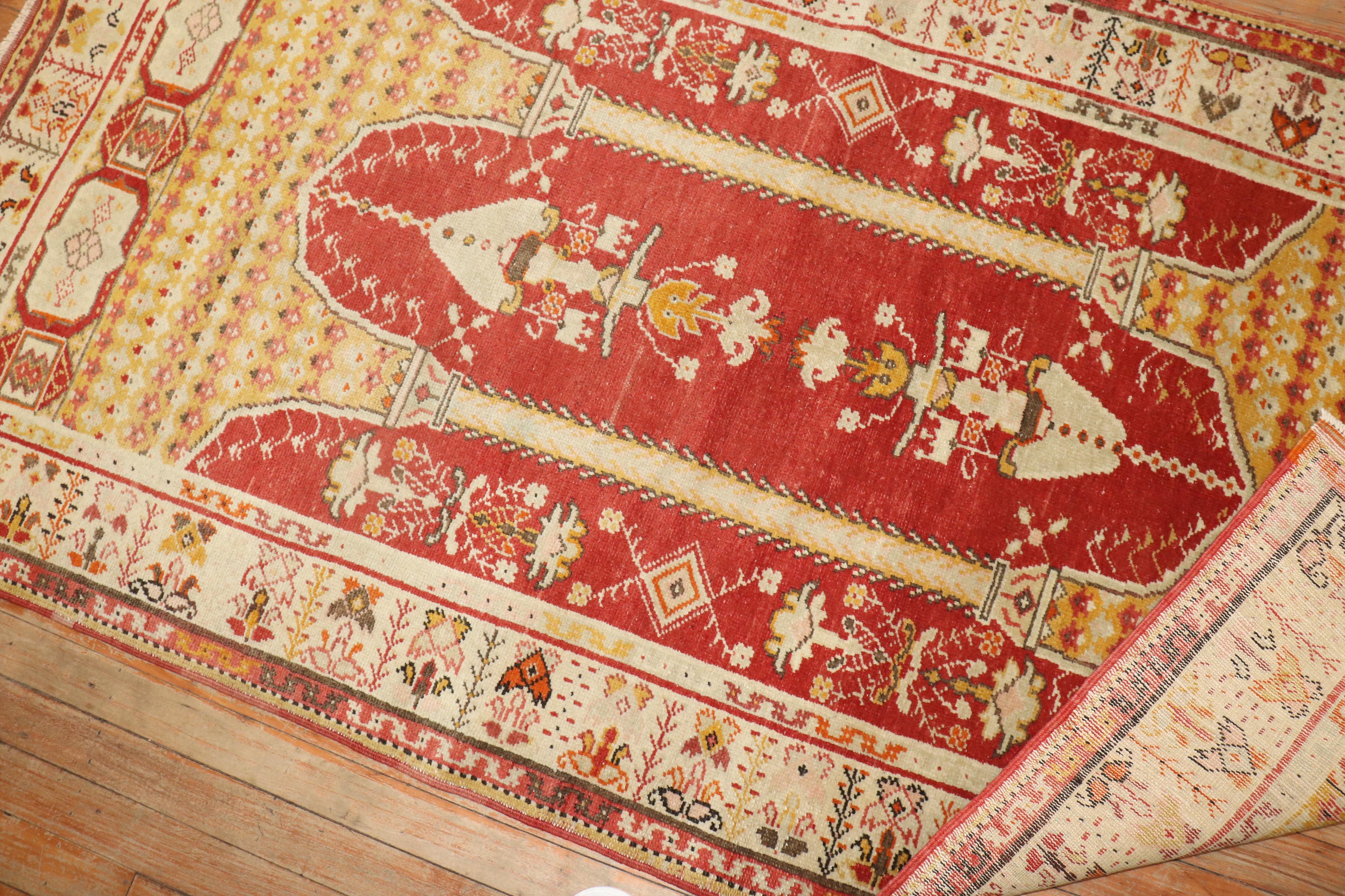 Early 20th Century Red Field Ivory Border Column Scroll Turkish Prayer Rug In Good Condition For Sale In New York, NY
