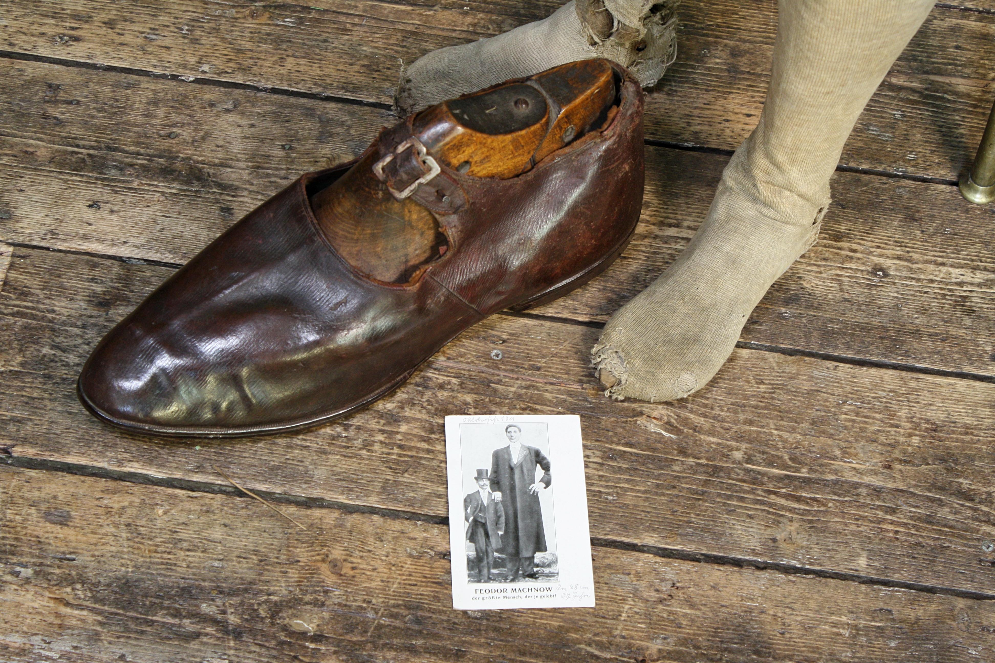 Early 20th Century Red Leather Shoe of 