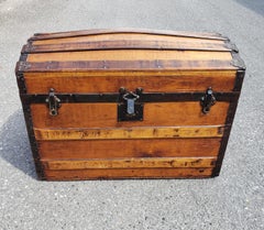 Early 20th Century Refinished American Rolling Pine Blanket Chest Storage Trunk