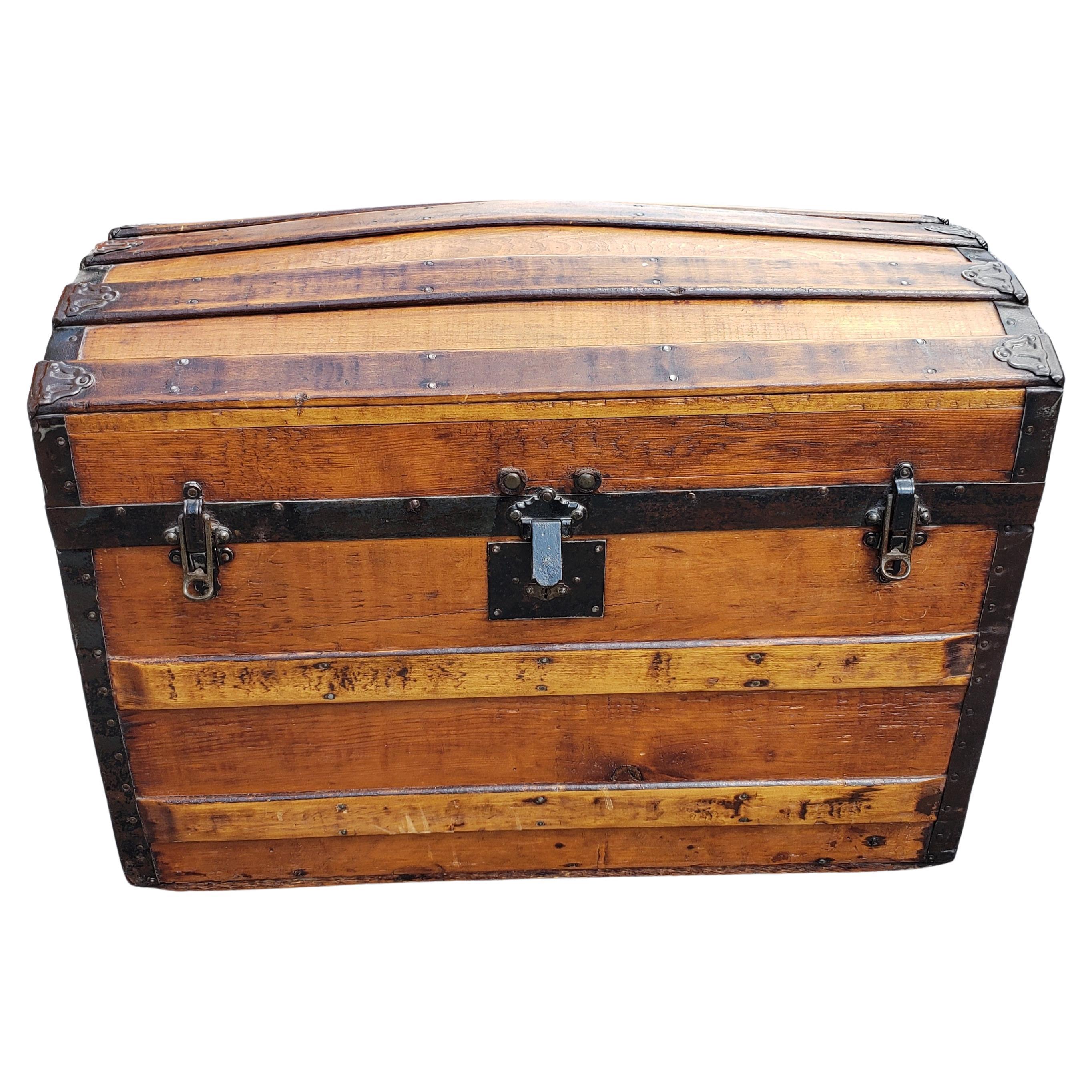 Anfang des 20. Jahrhunderts Refinished American Rolling Pine Blanket Chest Storage Trunk