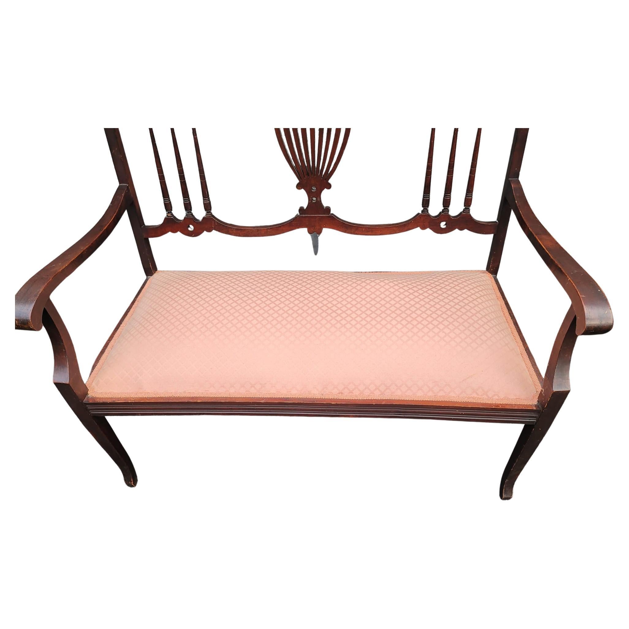 Woodwork Early 20th Century Regency Carved Mahogany And Upholstered Settee For Sale