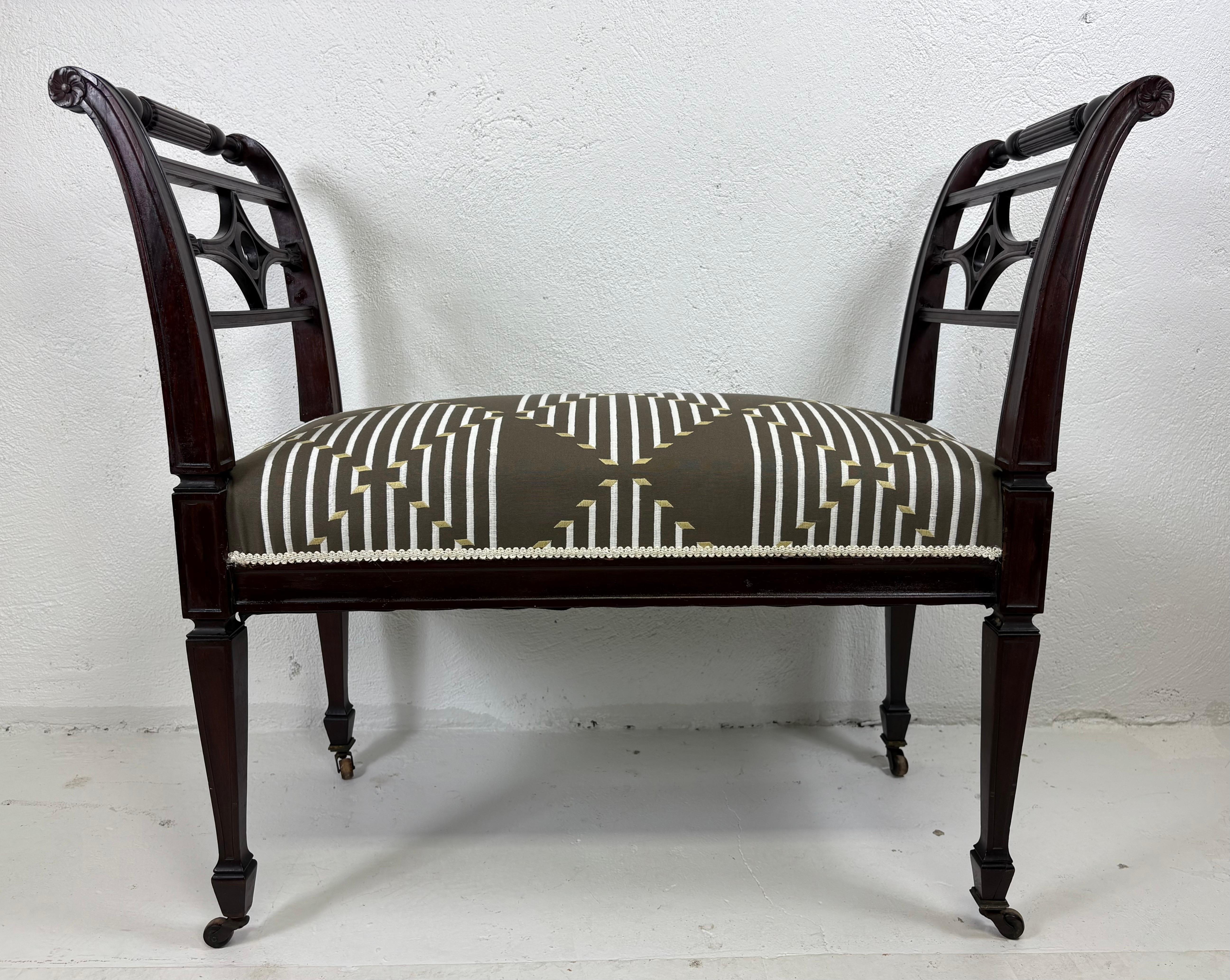 Milieu du XXe siècle Banc rembourré d'inspiration Regency du début du 20e siècle en vente