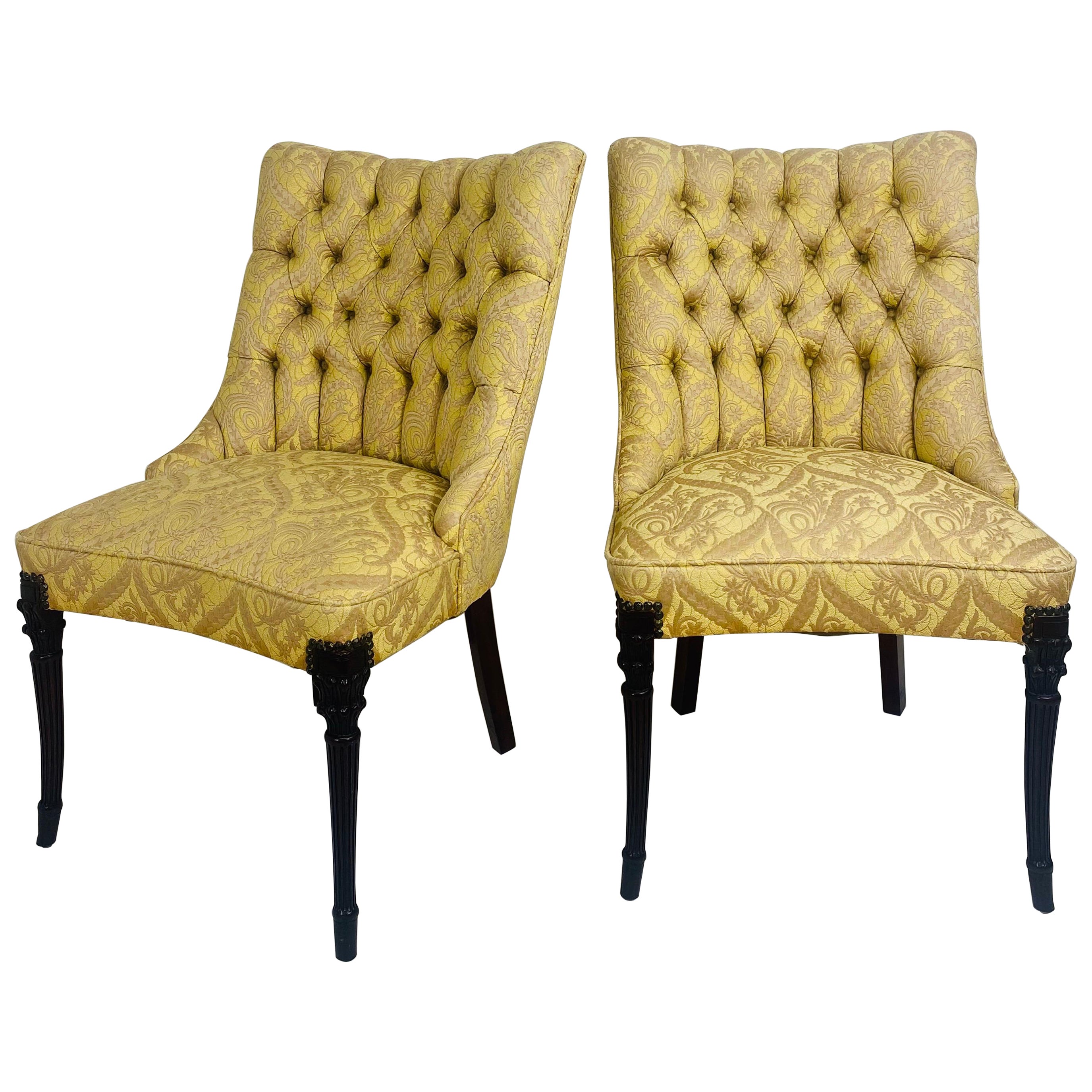 Anfang des 20. Jahrhunderts Regency-inspirierte getuftete Beistellstühle/Paar im Angebot