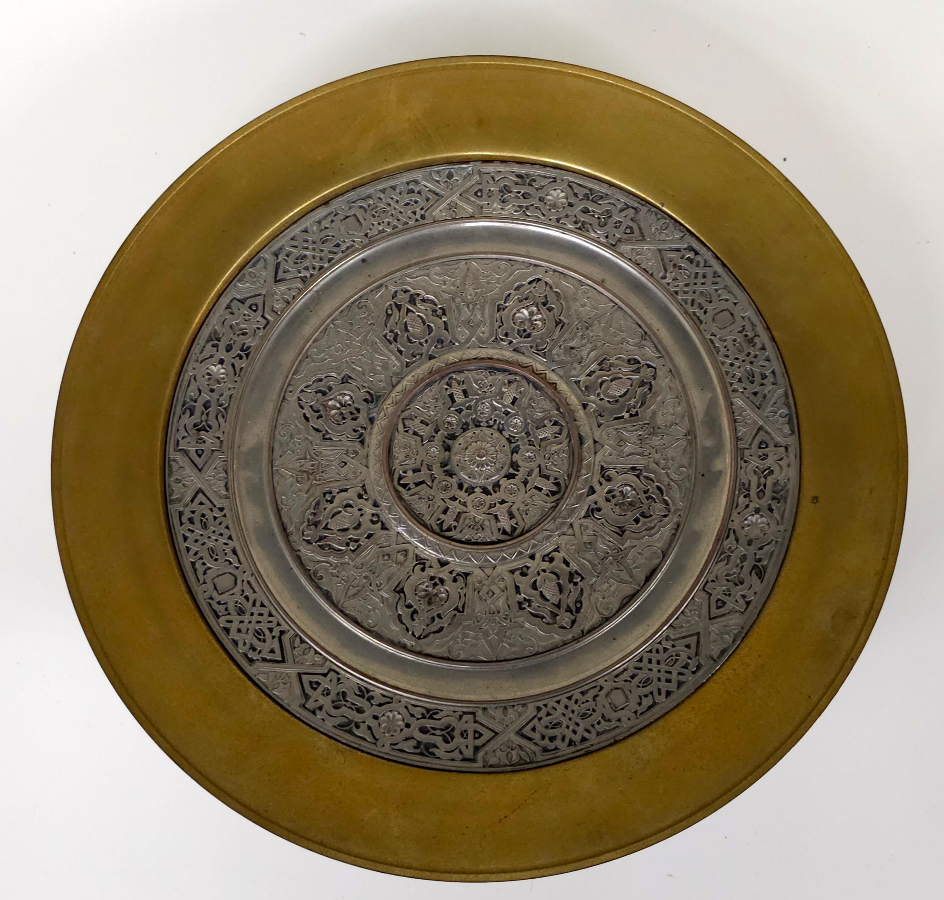 Early 20th Century Renaissance Style Brass Tazza In Good Condition For Sale In Germantown, MD