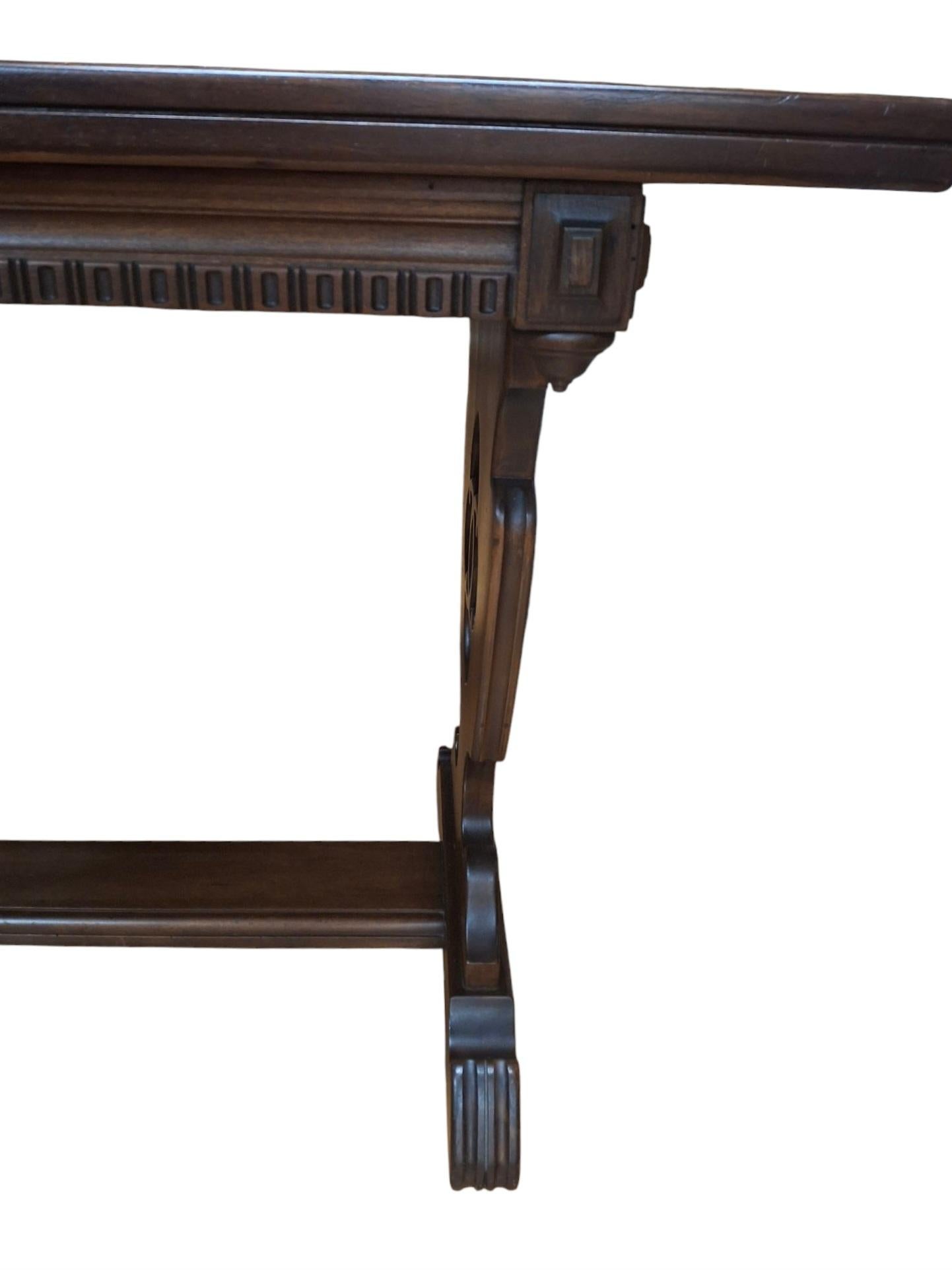 Table à tréteaux de style Renaissance du début du 20e siècle en vente 5