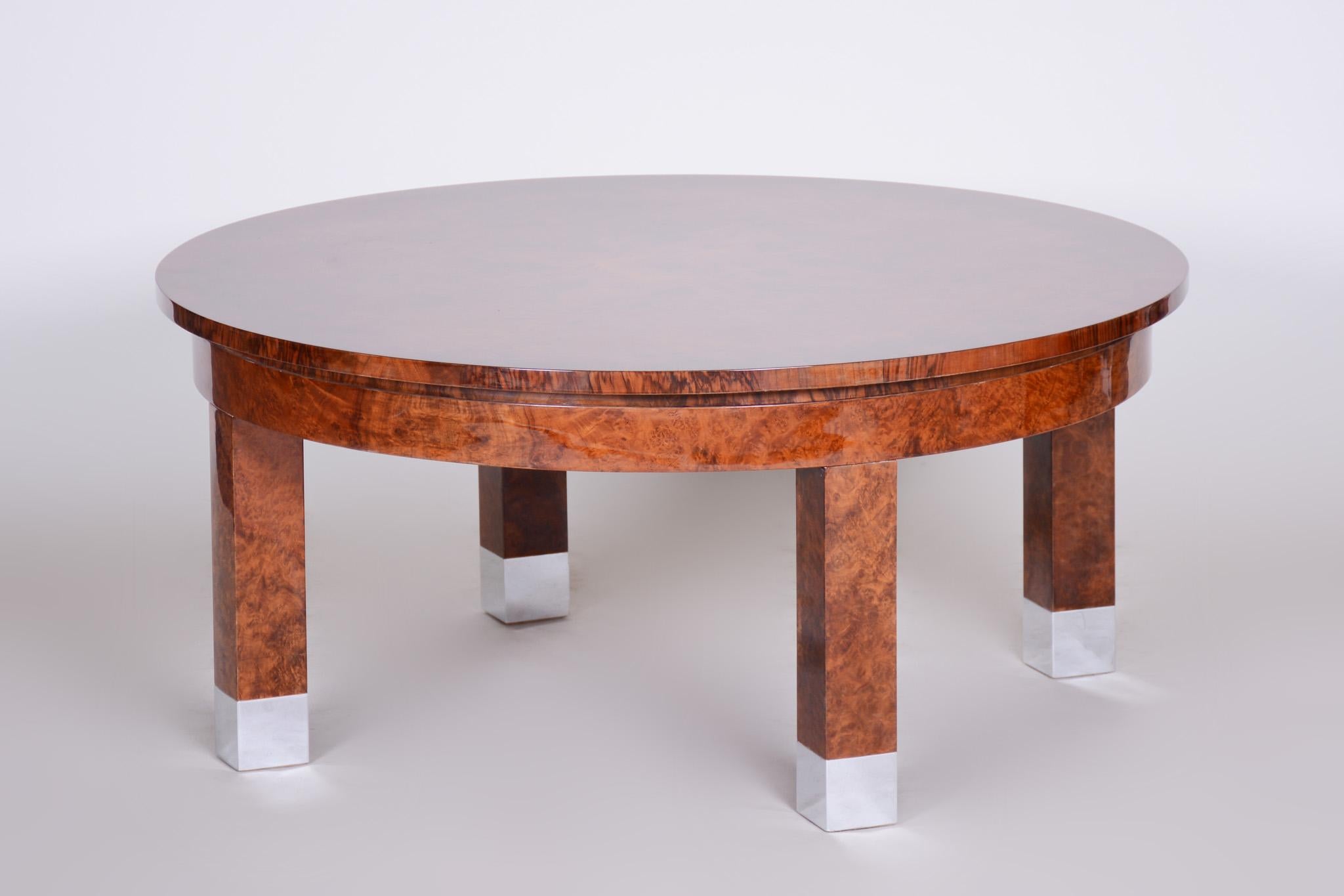 Unique Art Deco coffee table from Czechoslovakia with Big desk - diameter 110 cm (43.3 in)
Completely restored to high gloss.
Material: Walnut
Period: 1920-1929.