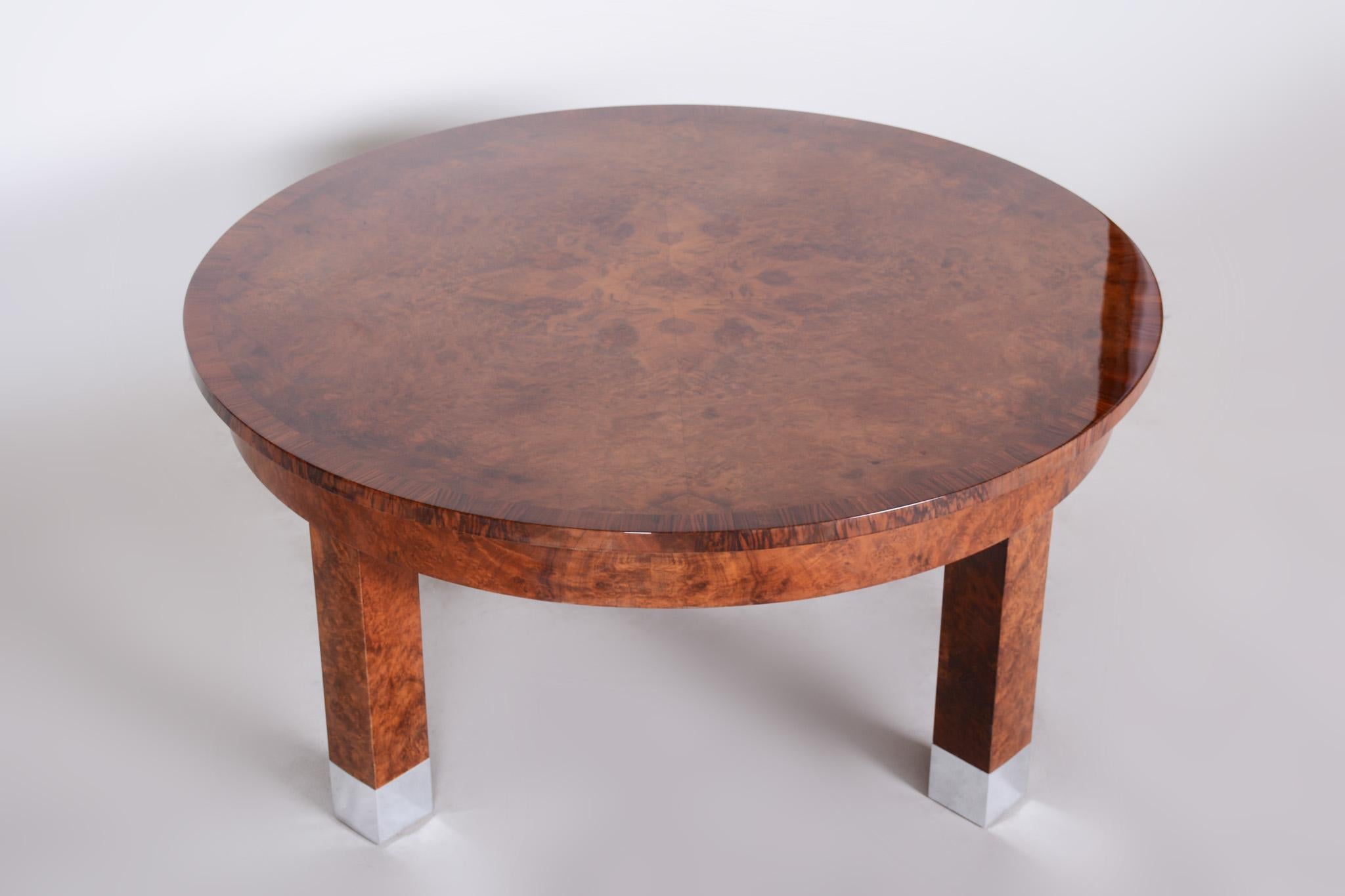 Early 20th Century Restored Art Deco Walnut Low and Wide Coffee Table, 1920s 3