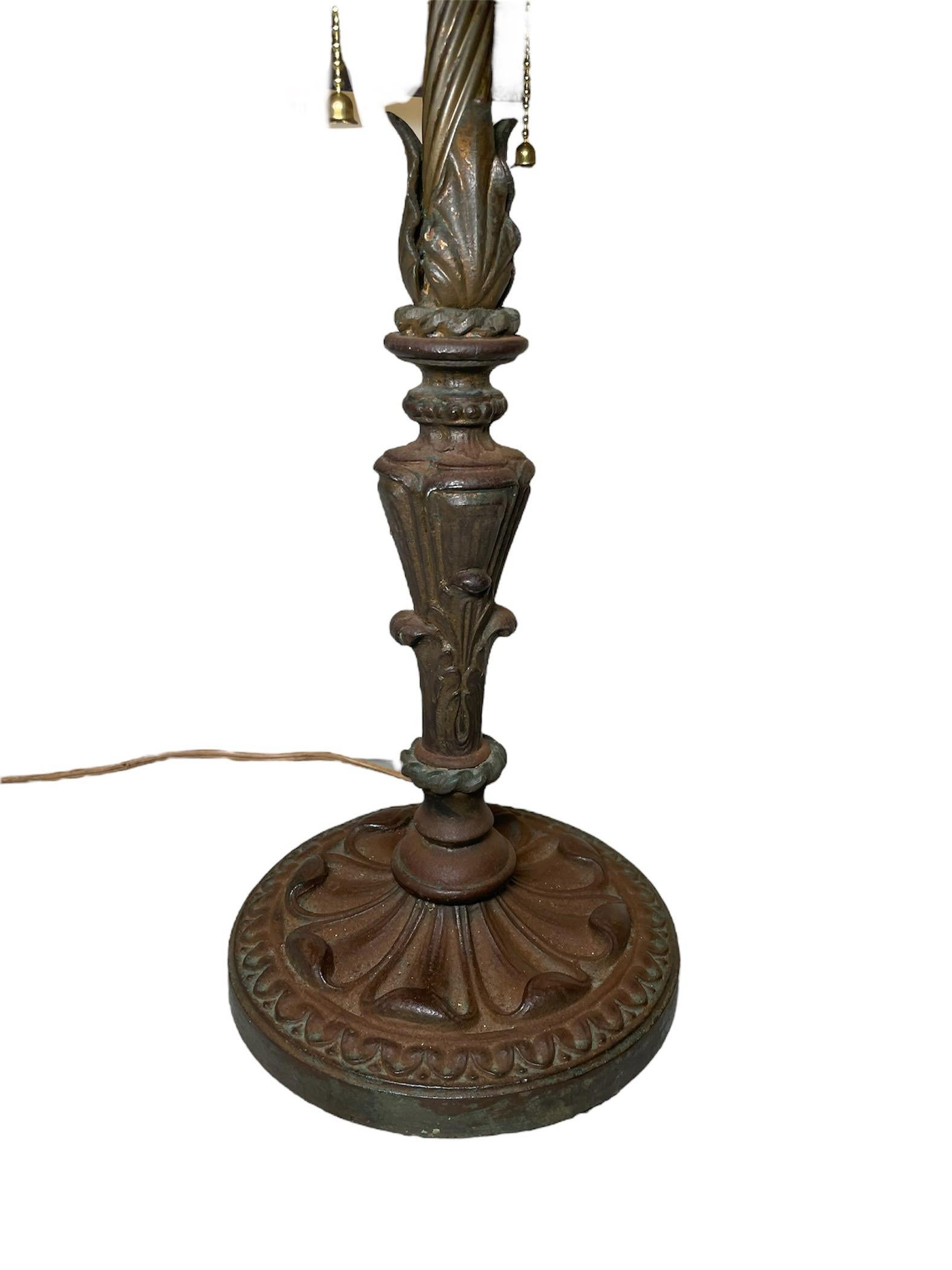 Early 20th Century Reverse Painting Glass Shade And Bronze lamp For Sale 5
