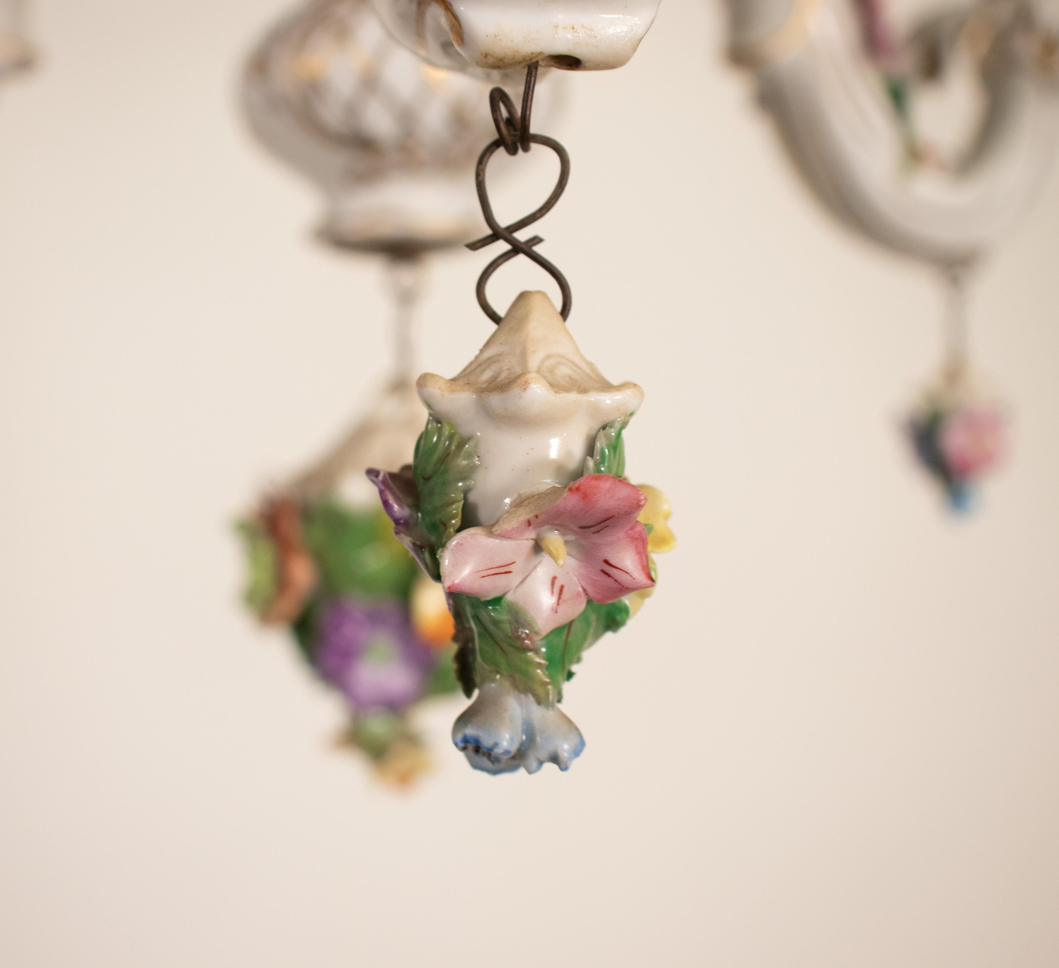 Porcellana Lampadario in porcellana di Dresden in stile rococò dei primi del Novecento in vendita