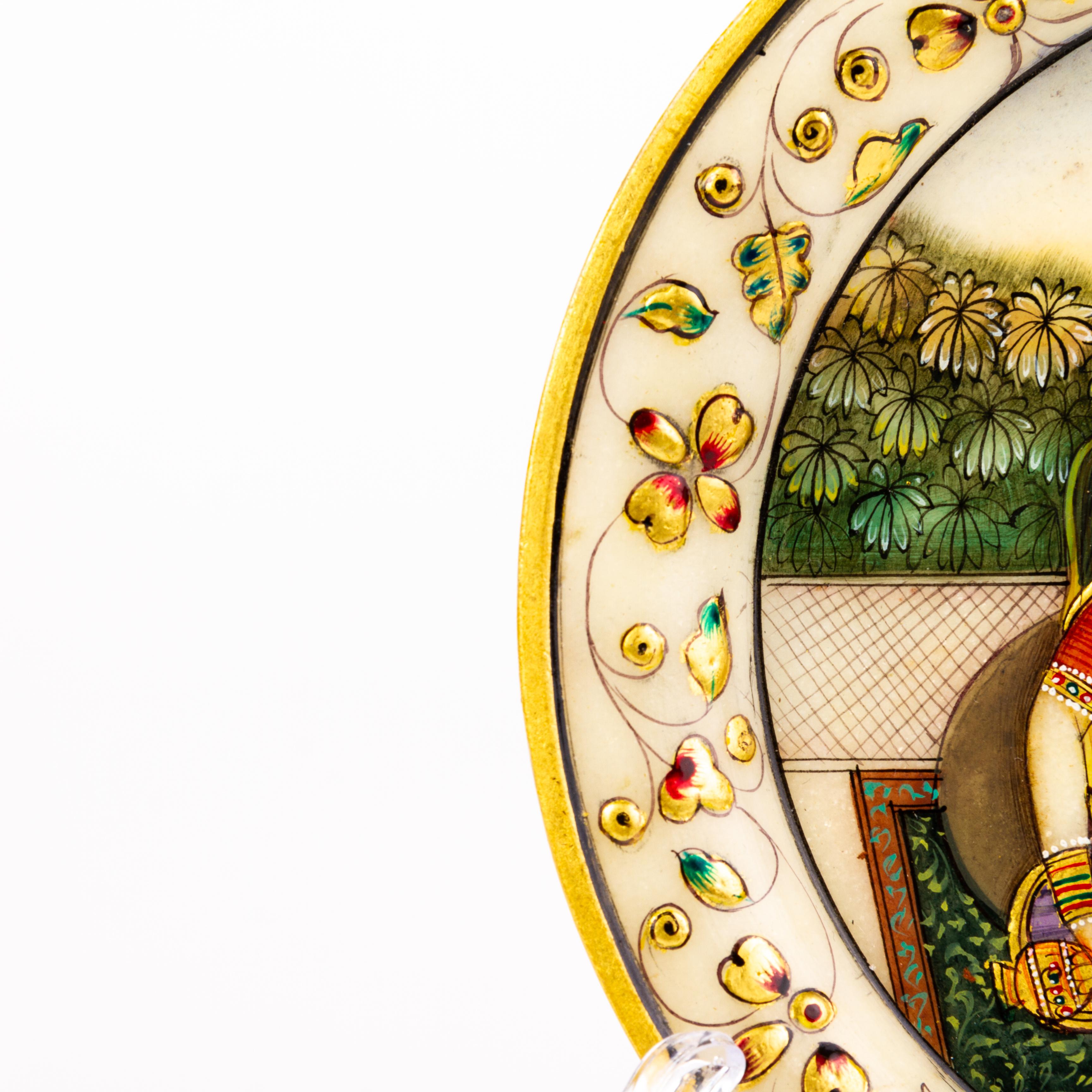 Early 20th Century Romantic Indian Mughal Marble Roundel In Good Condition In Nottingham, GB