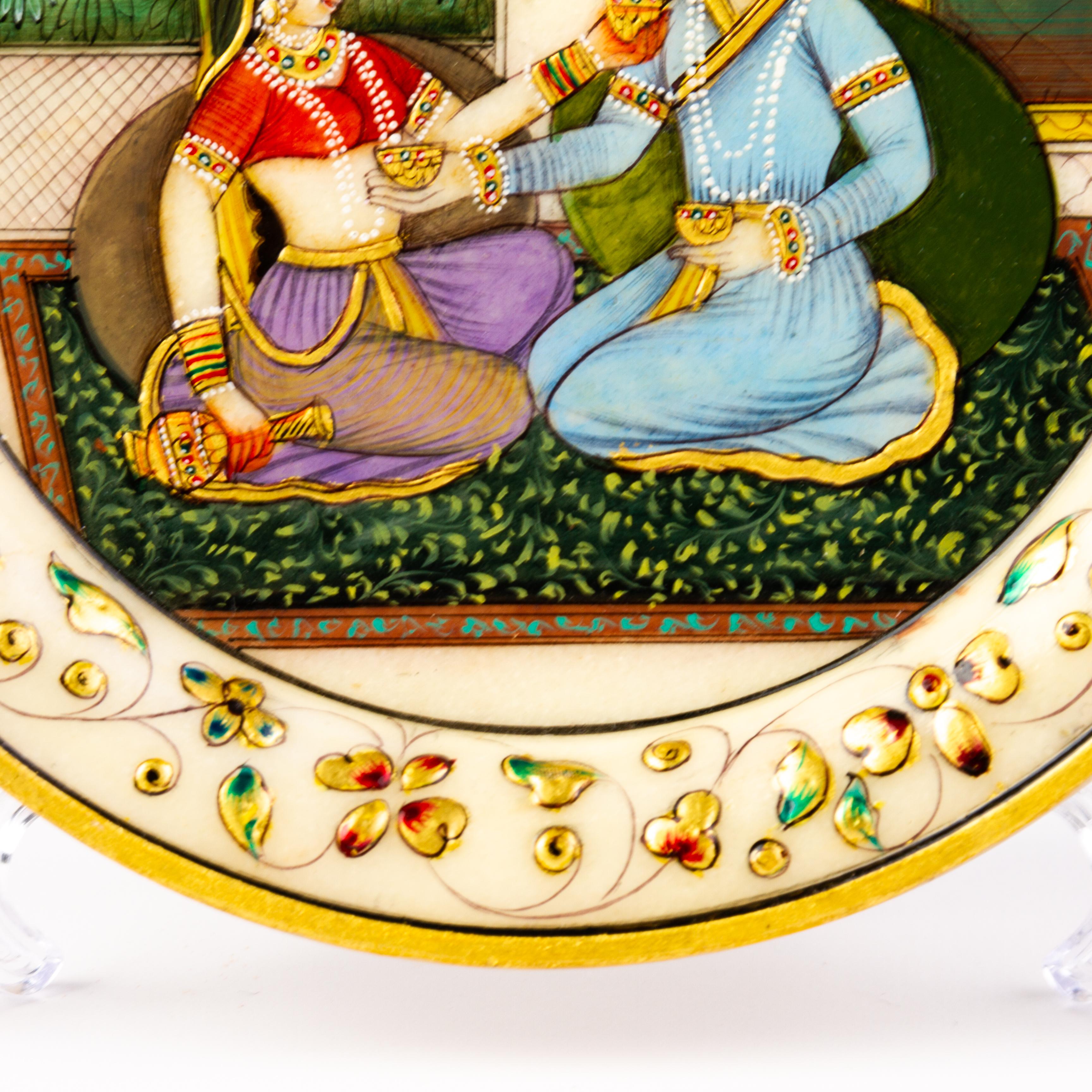 Early 20th Century Romantic Indian Mughal Marble Roundel 1