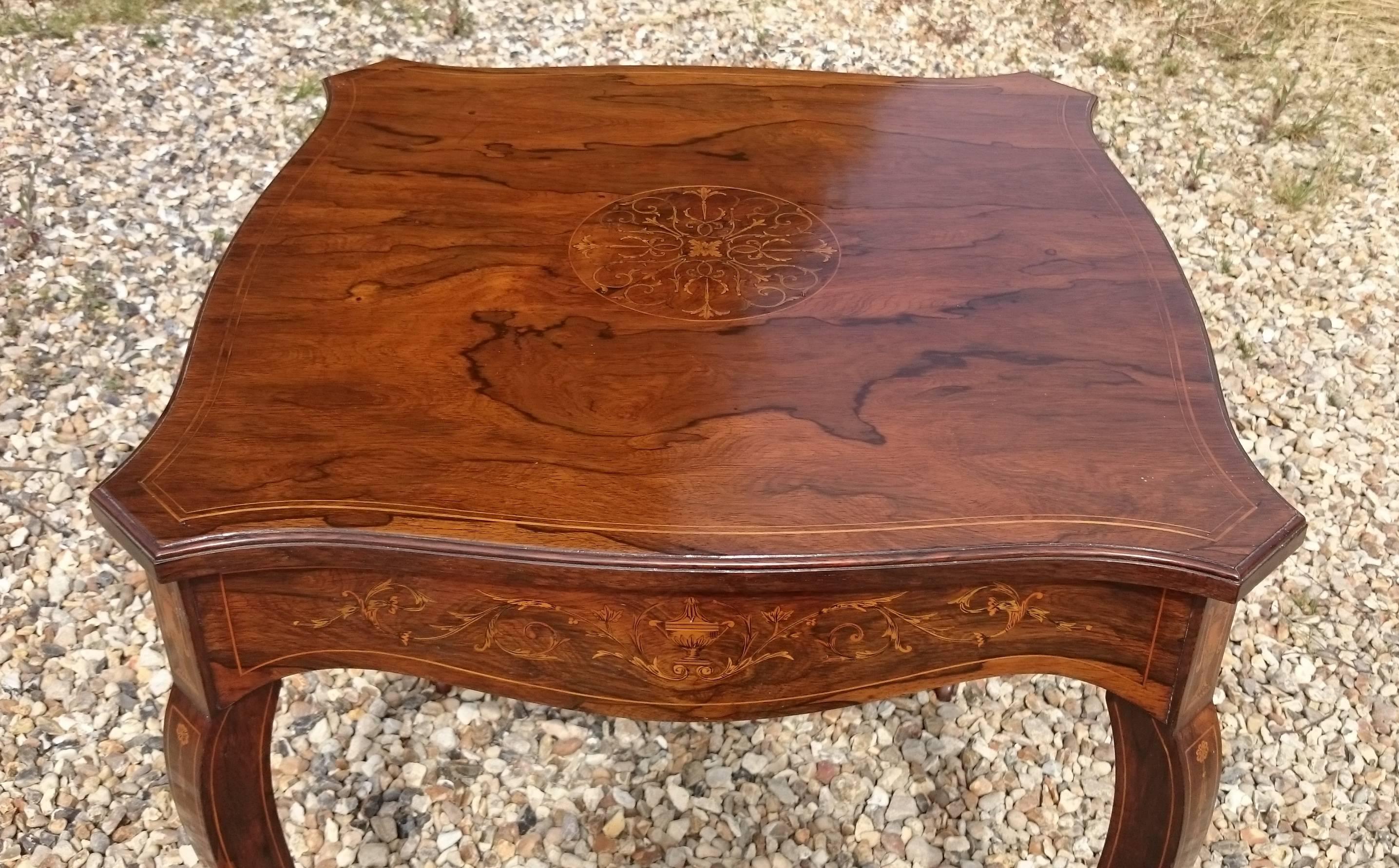 Very fine quality early 20th century antique centre table made of exceptional quality timber and with very intricate inlay. This table was a wedding present for the original owner and has been in the same family ever since. At a time when a lot of
