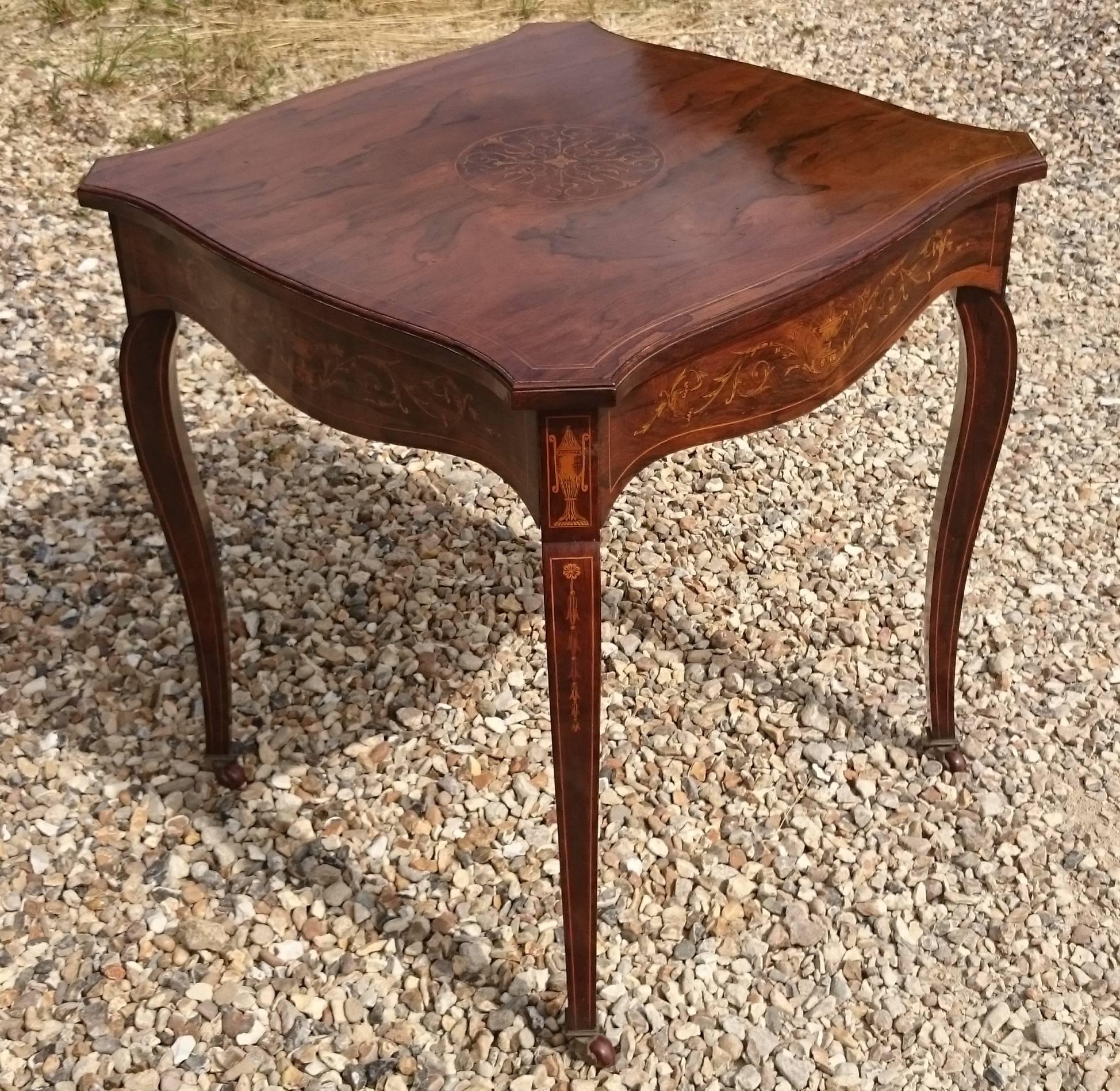 British Early 20th Century Rosewood Centre Table For Sale