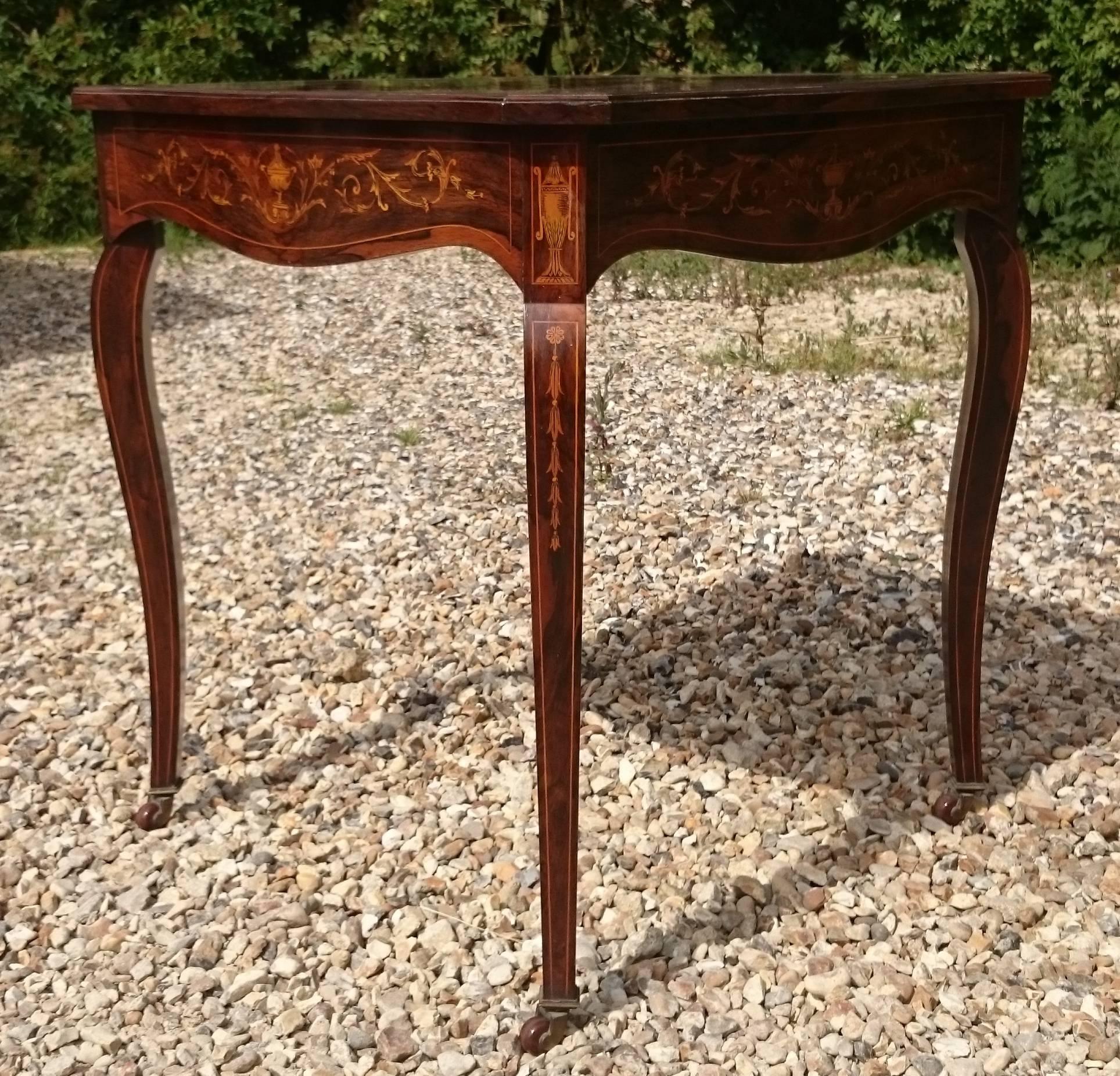 Early 20th Century Rosewood Centre Table For Sale 2