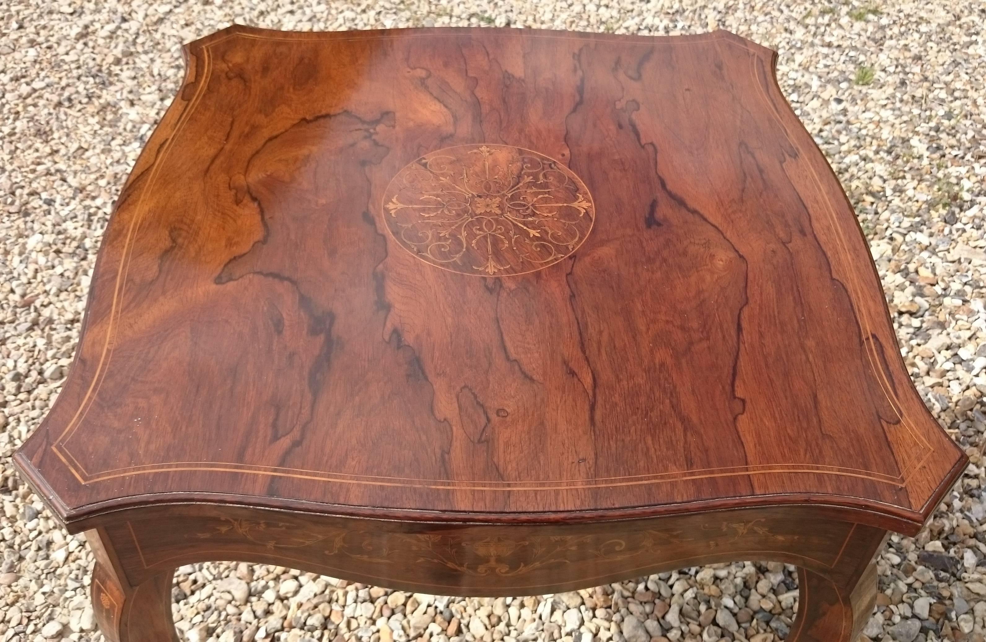 Early 20th Century Rosewood Centre Table For Sale 4