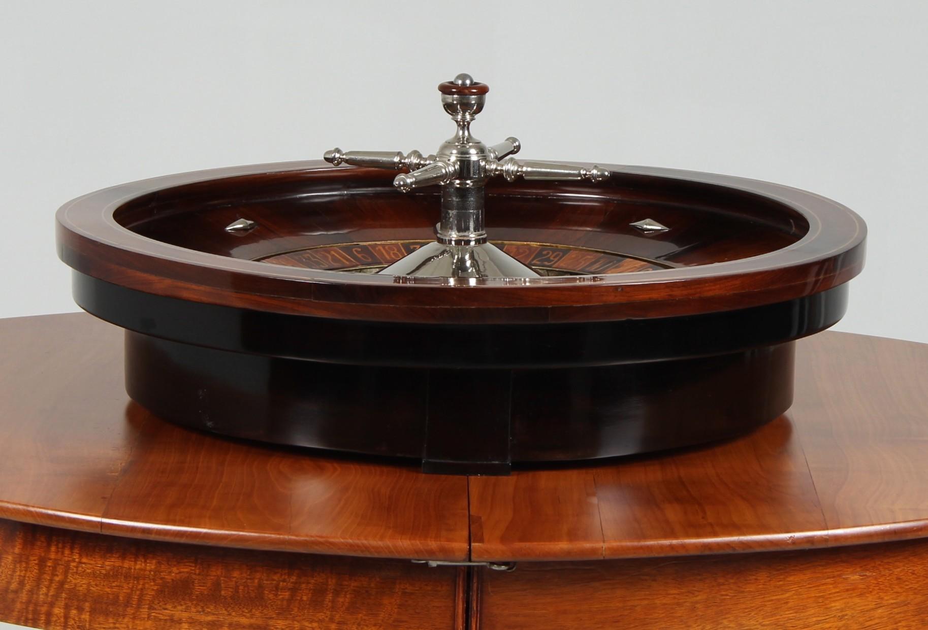 Roulette du début du 20e siècle avec drap de roulette provenant d'un ancien casino Bon état - En vente à Greven, DE