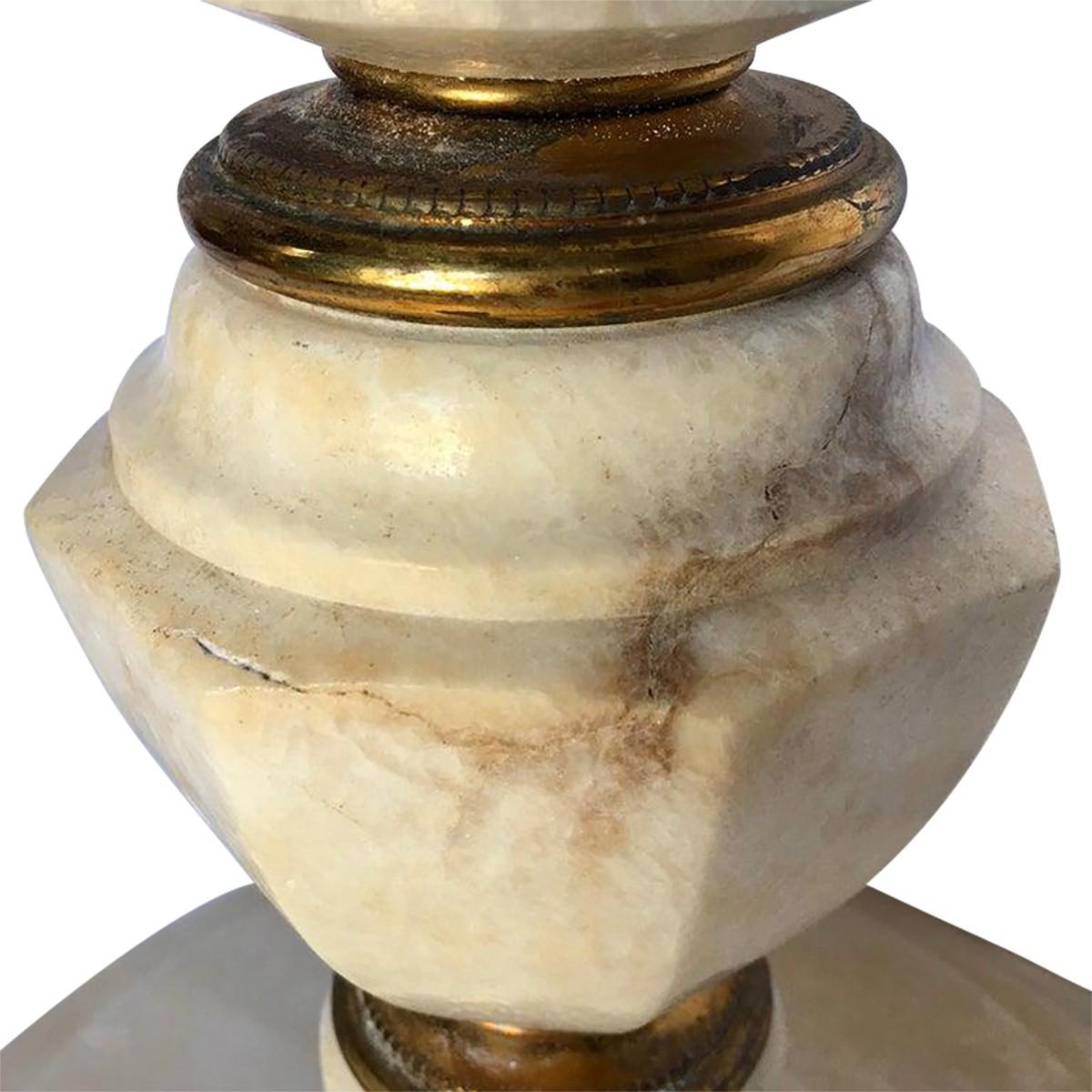 Italian Early 20th Century Round Alabaster Marble Pedestal Drinks Side Spot Table, Italy