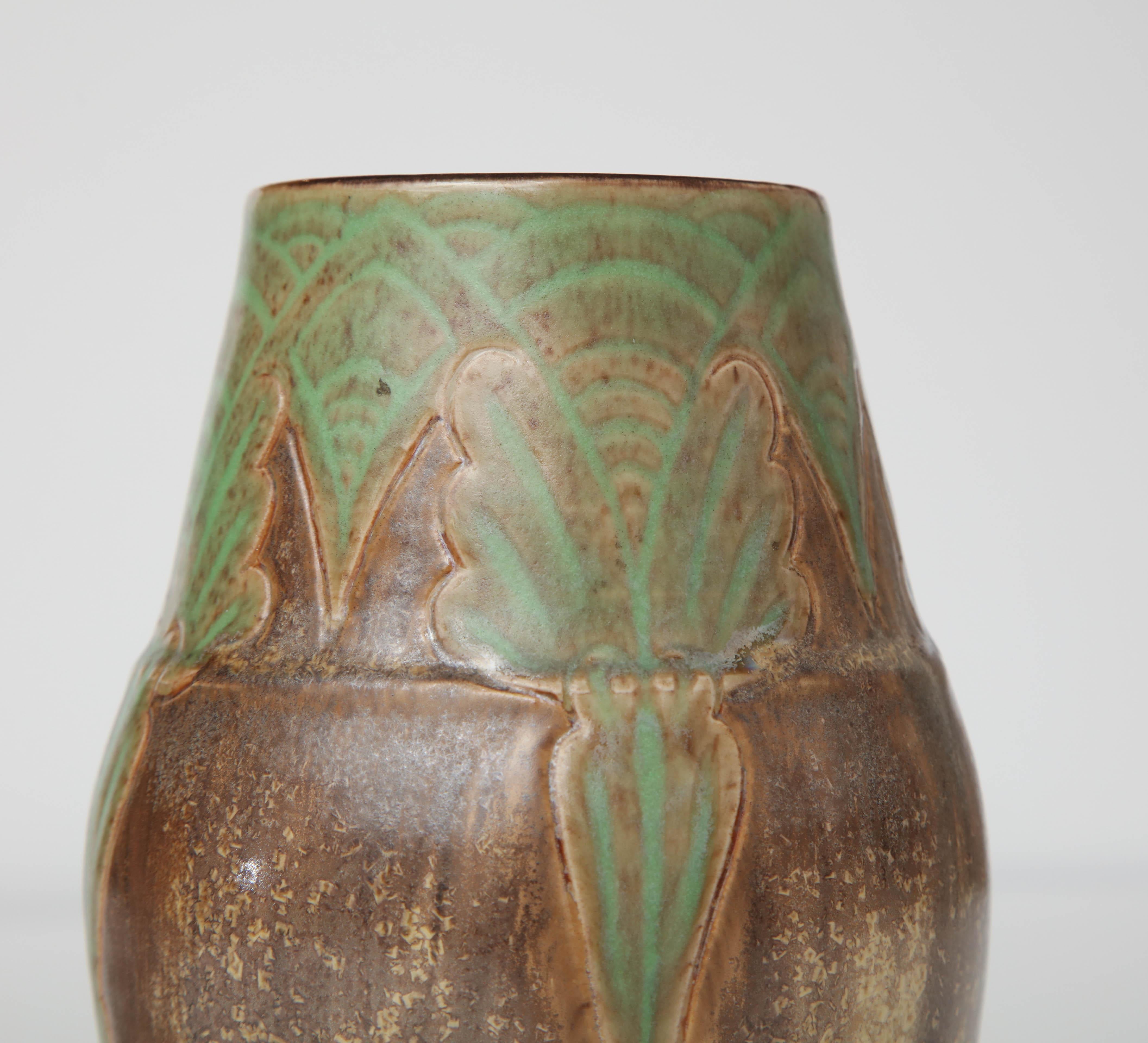 royal doulton vases 1920