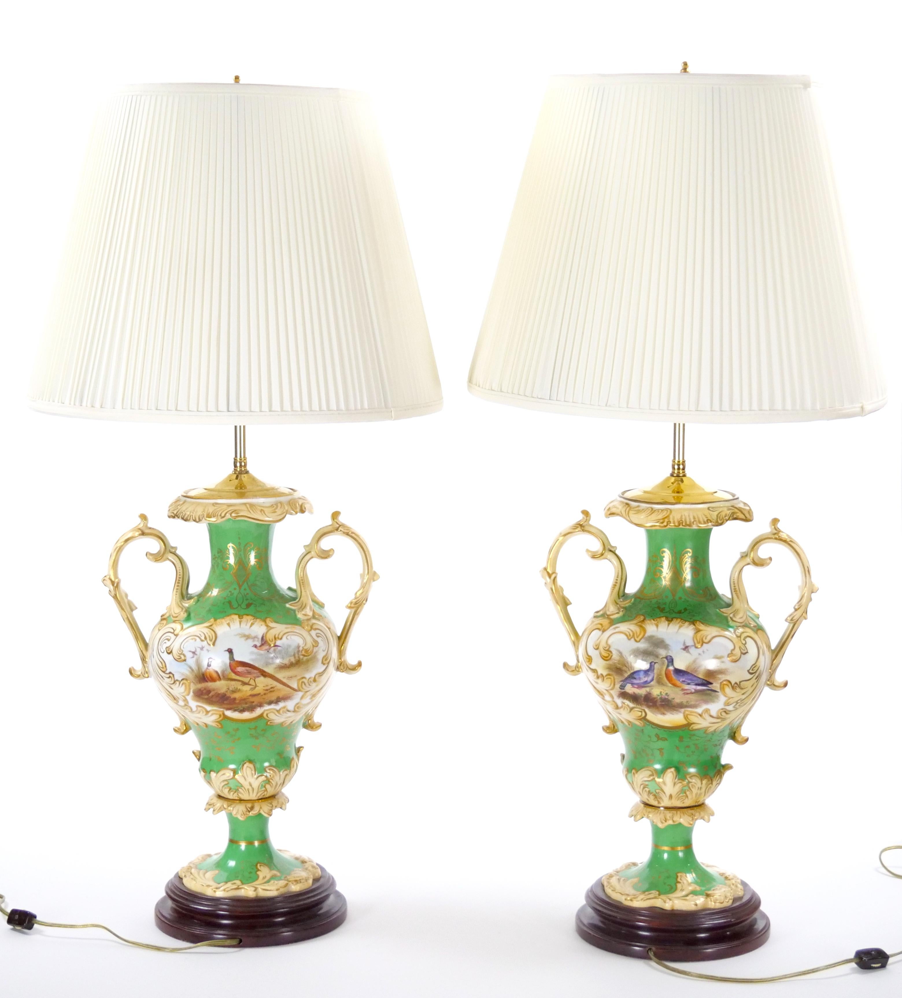 Lampes de table en porcelaine peinte à la main et dorée Royal Worcester du début du 20e siècle en vente 3