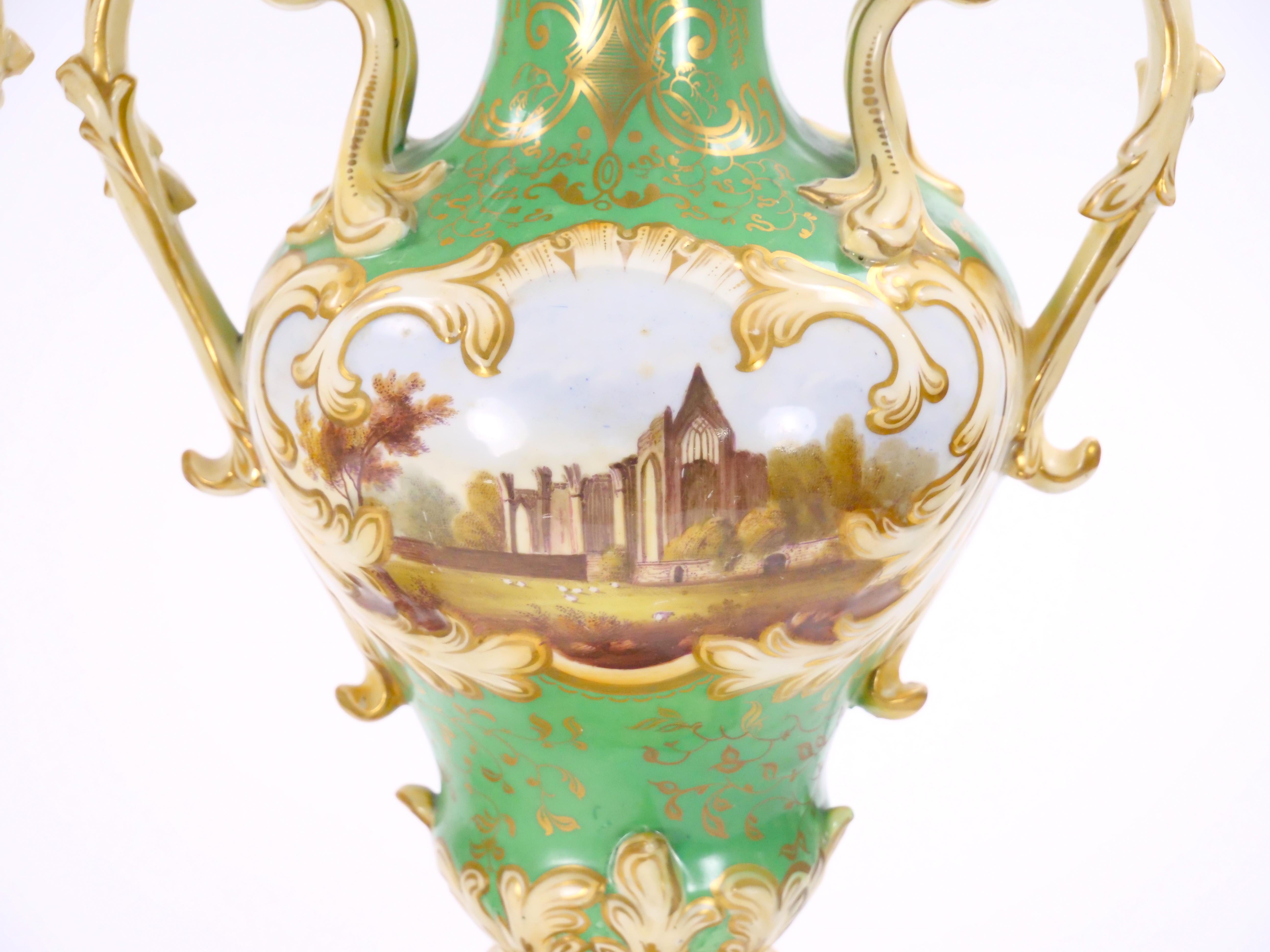 Début du 20ème siècle Lampes de table en porcelaine peinte à la main et dorée Royal Worcester du début du 20e siècle en vente