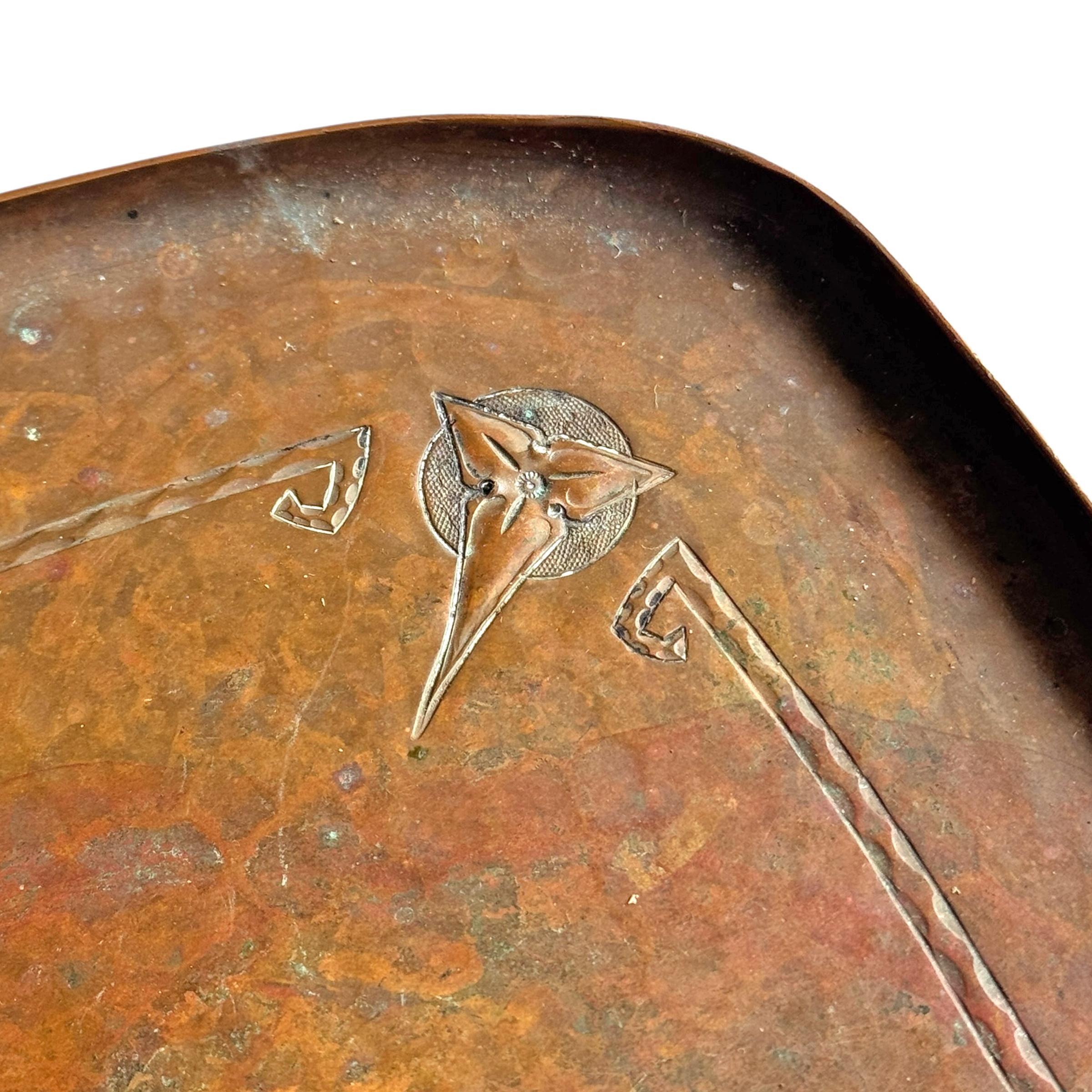Early 20th Century Roycroft Hammered Copper Tray For Sale 4