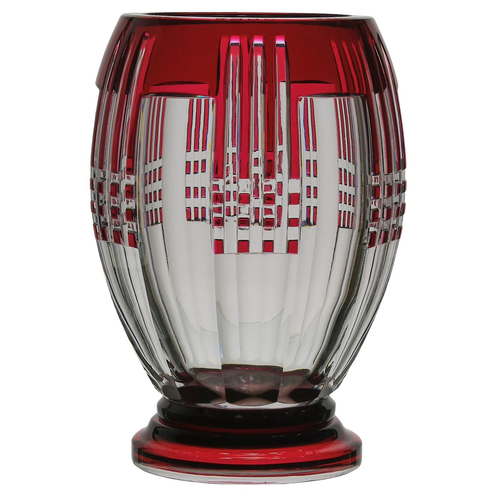 Vaso Art Deco rosso rubino dei primi del Novecento di Val St. Lambert