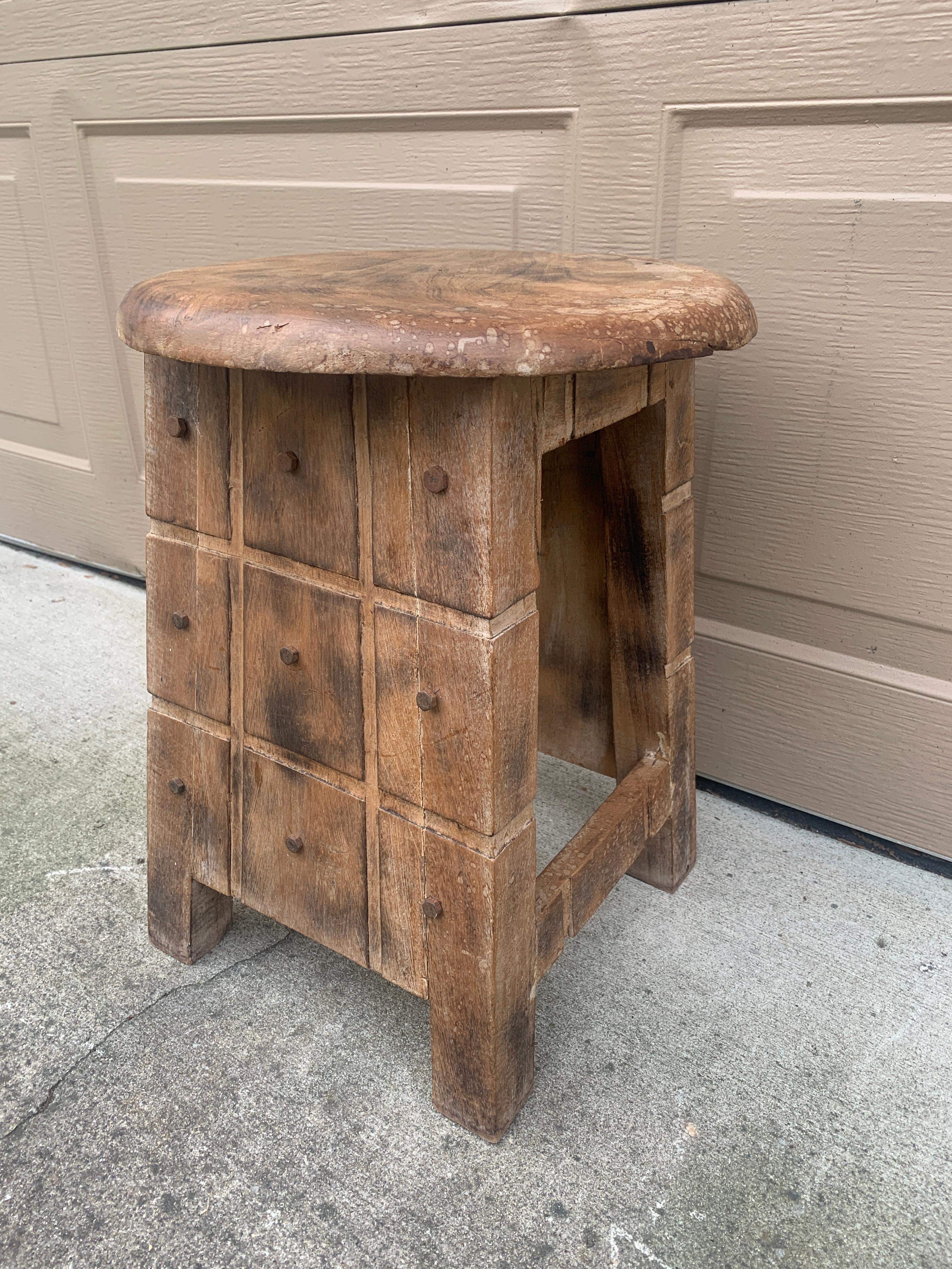 Early 20th Century Rustic Folk Art Wooden Stool or Side Table (amerikanisch) im Angebot