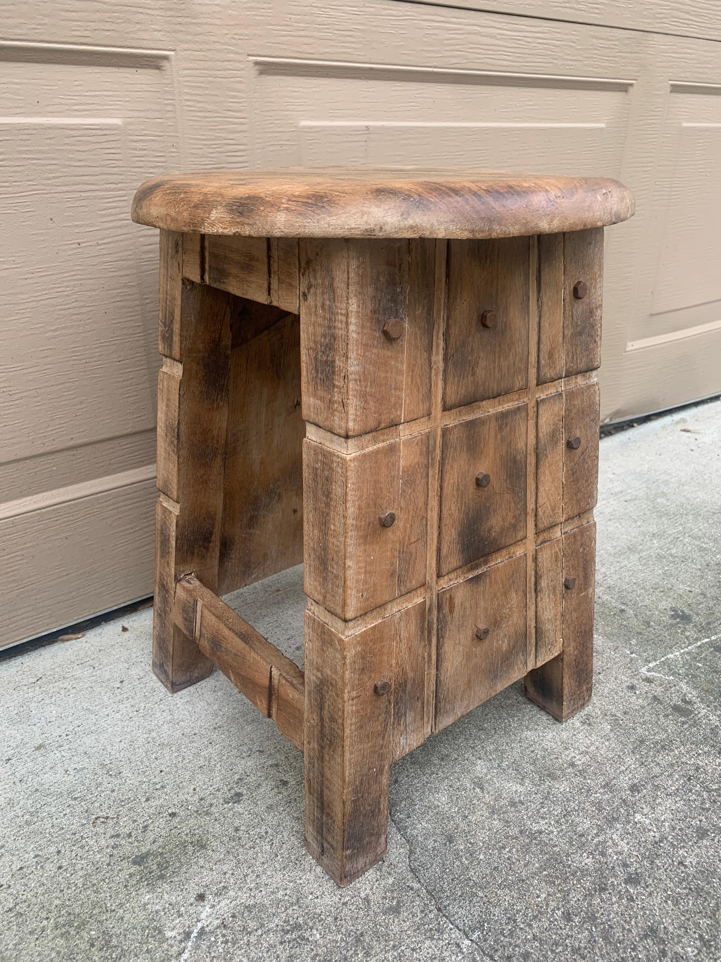 Early 20th Century Rustic Folk Art Wooden Stool or Side Table (20. Jahrhundert) im Angebot